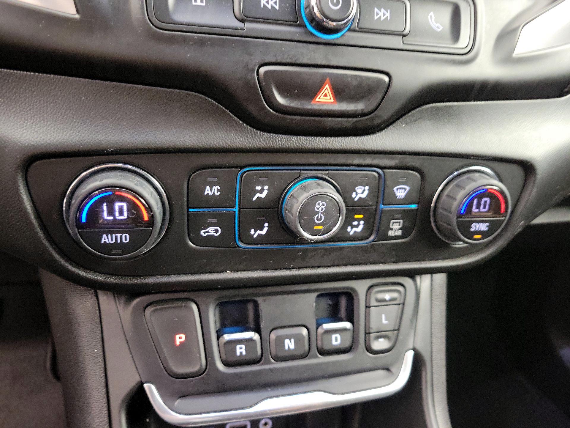 Thumbnail: 2019 GMC Terrain - 17