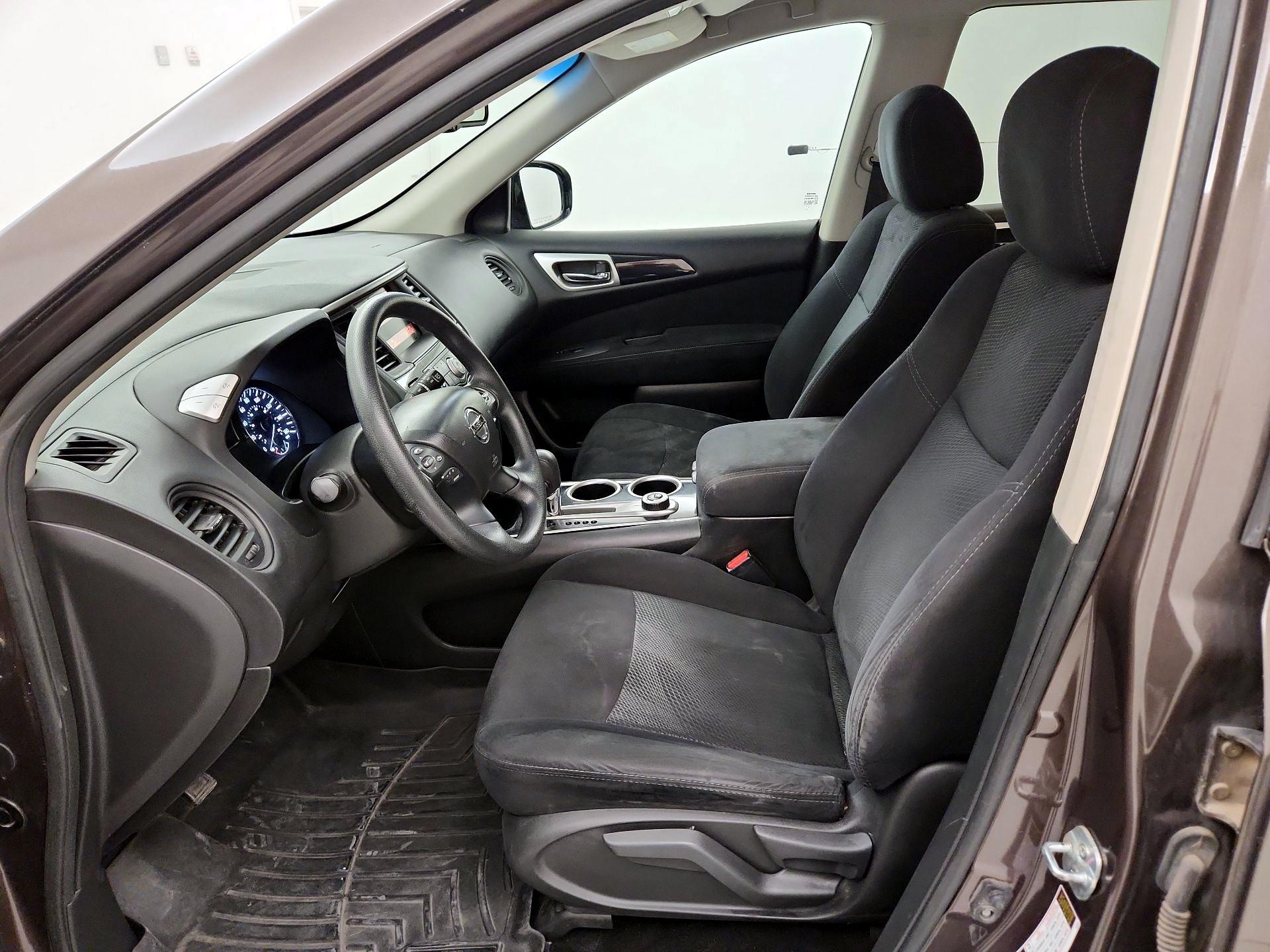 Thumbnail: 2016 Nissan Pathfinder - 11