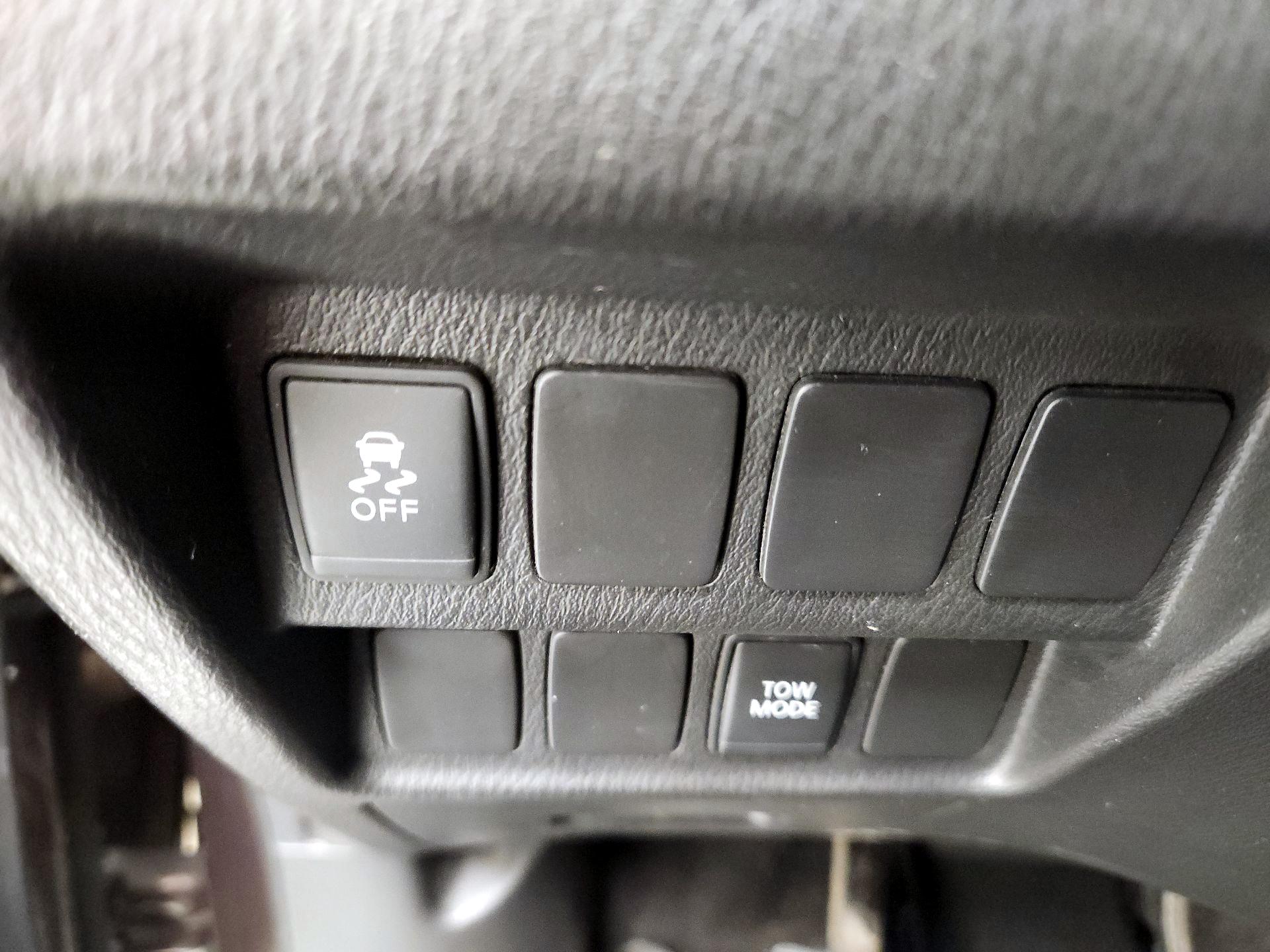 Thumbnail: 2016 Nissan Pathfinder - 13