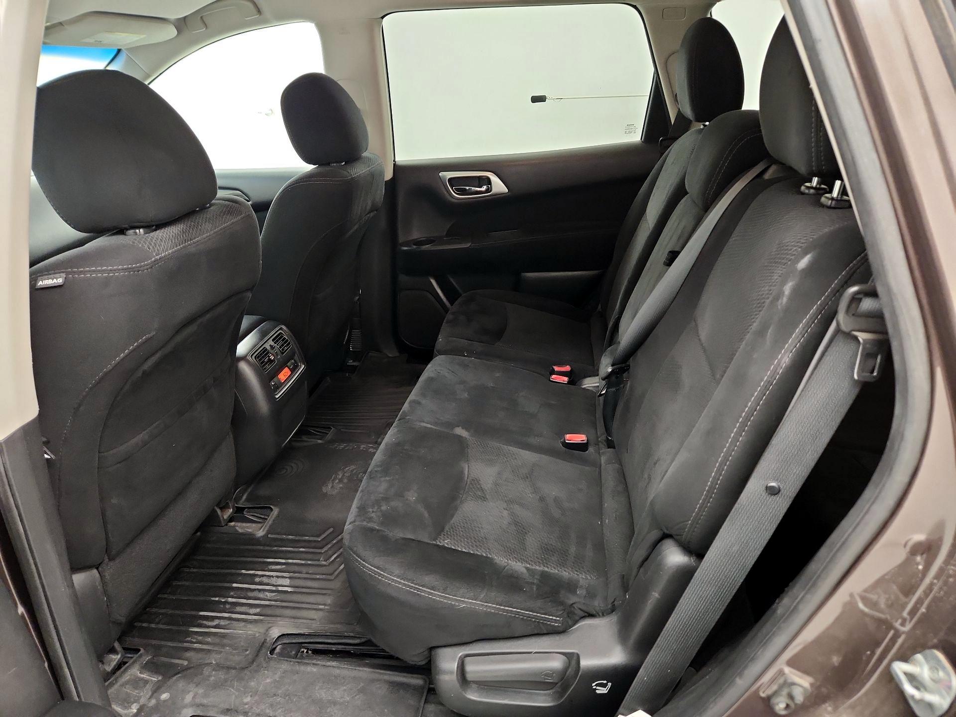 Thumbnail: 2016 Nissan Pathfinder - 19