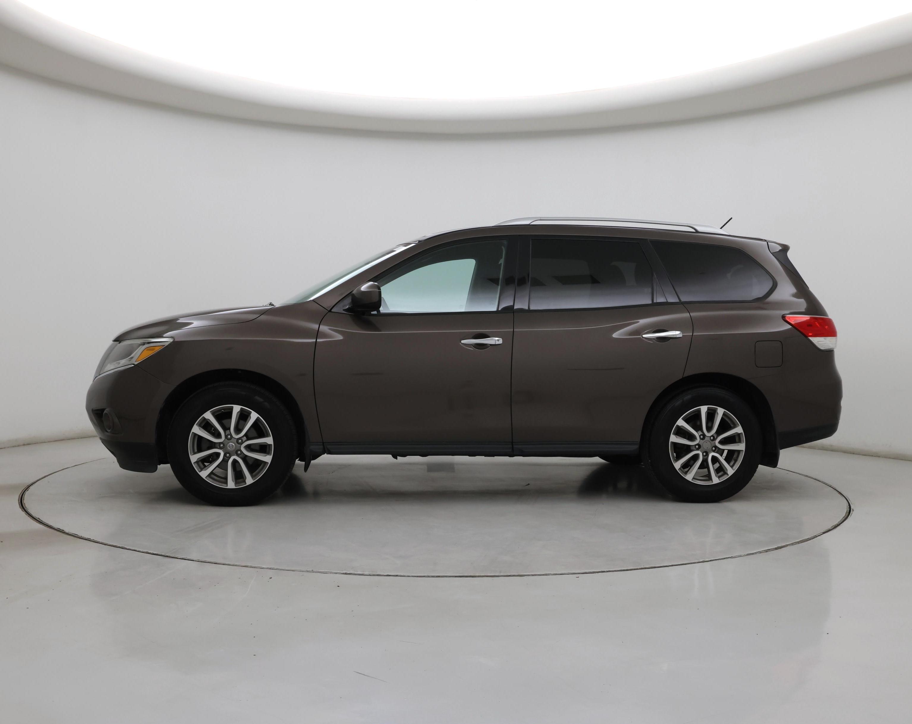 Thumbnail: 2016 Nissan Pathfinder - 3