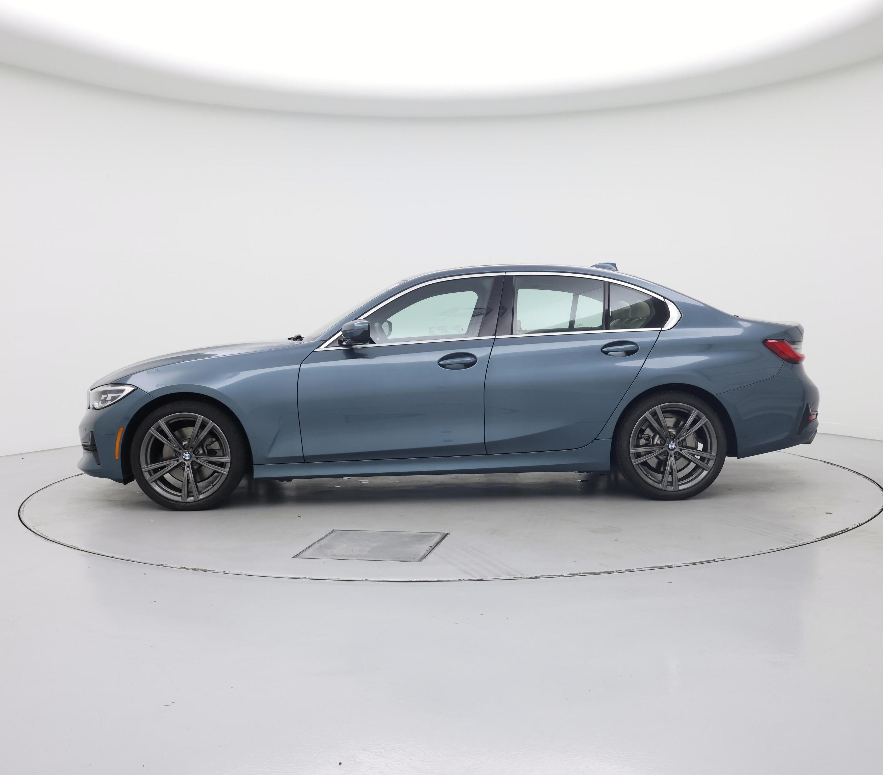 Thumbnail: 2021 BMW 3 Series - 3