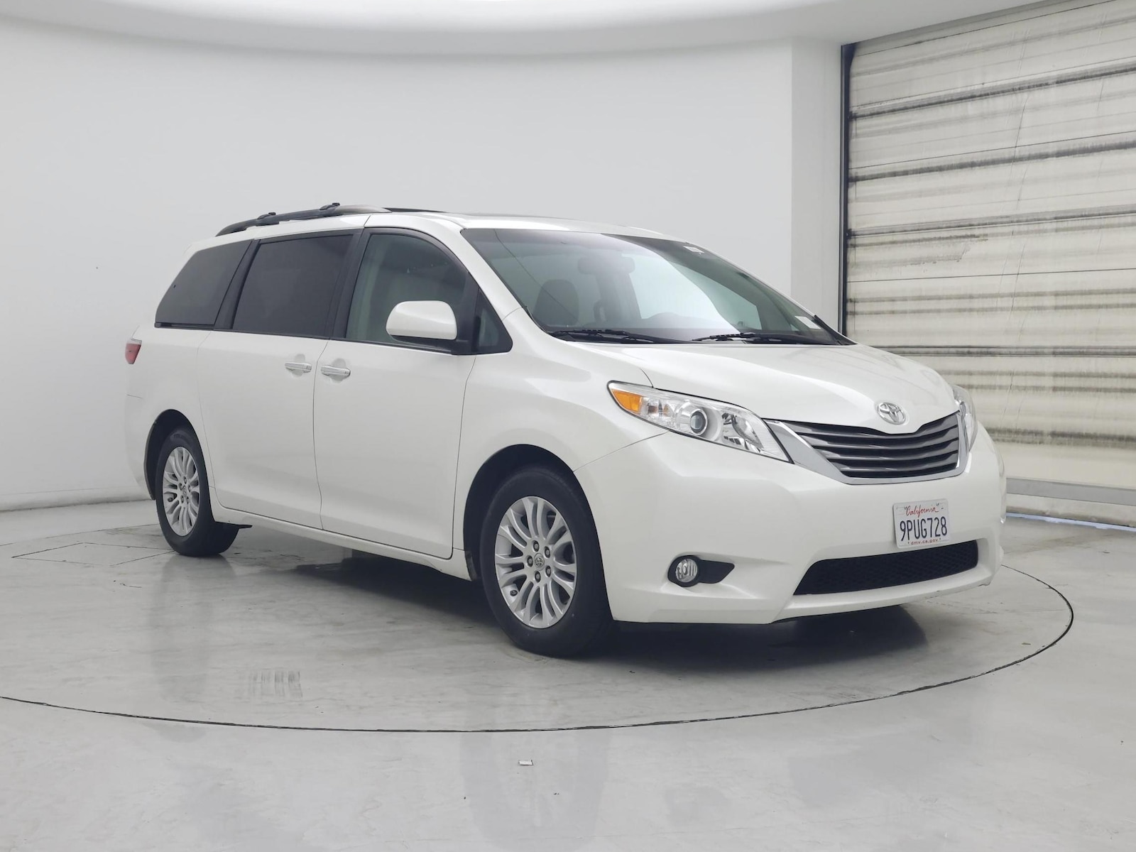 2015 Toyota Sienna XLE Premium - Photo 2