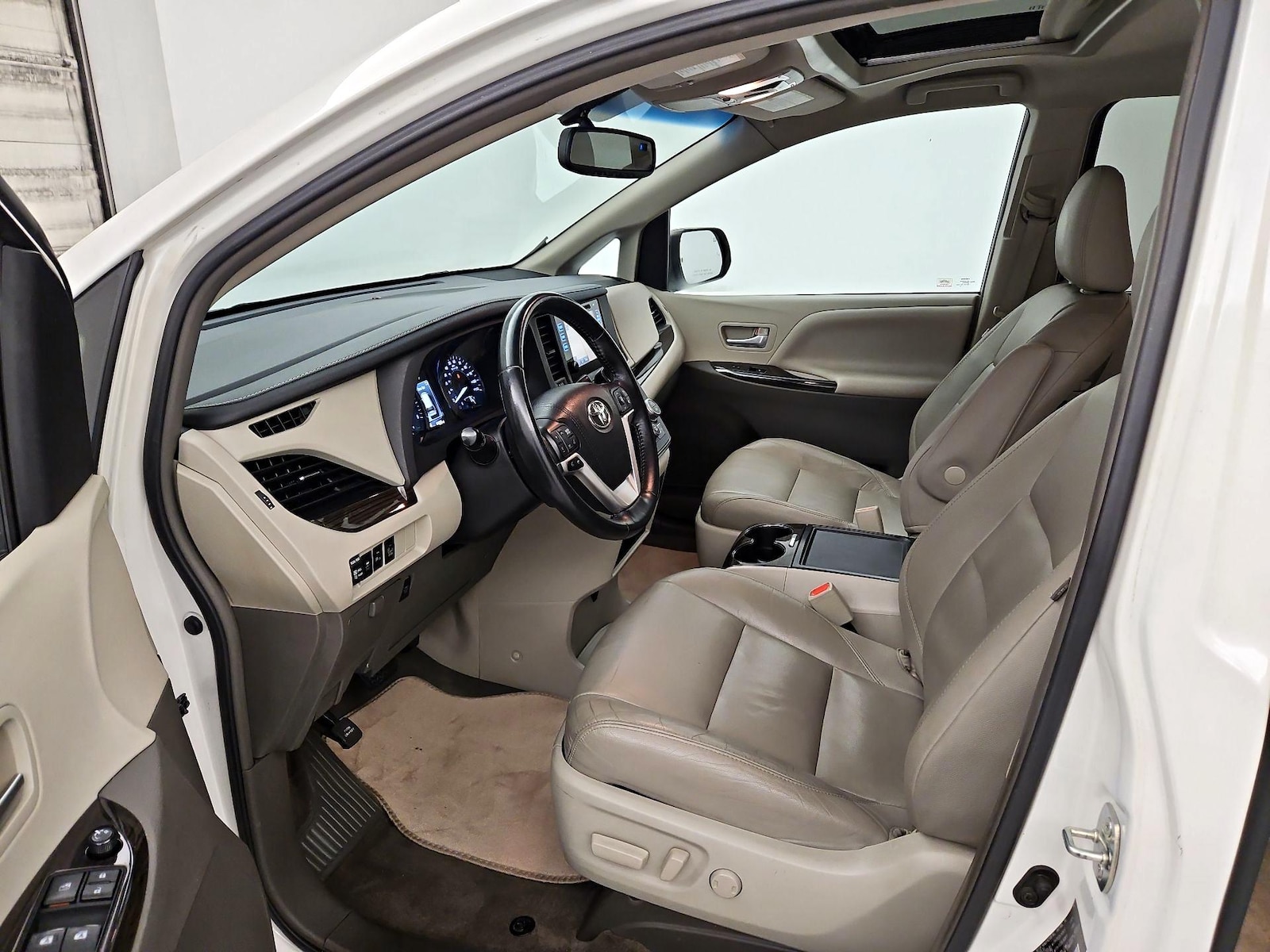 2015 Toyota Sienna XLE Premium - Photo 12