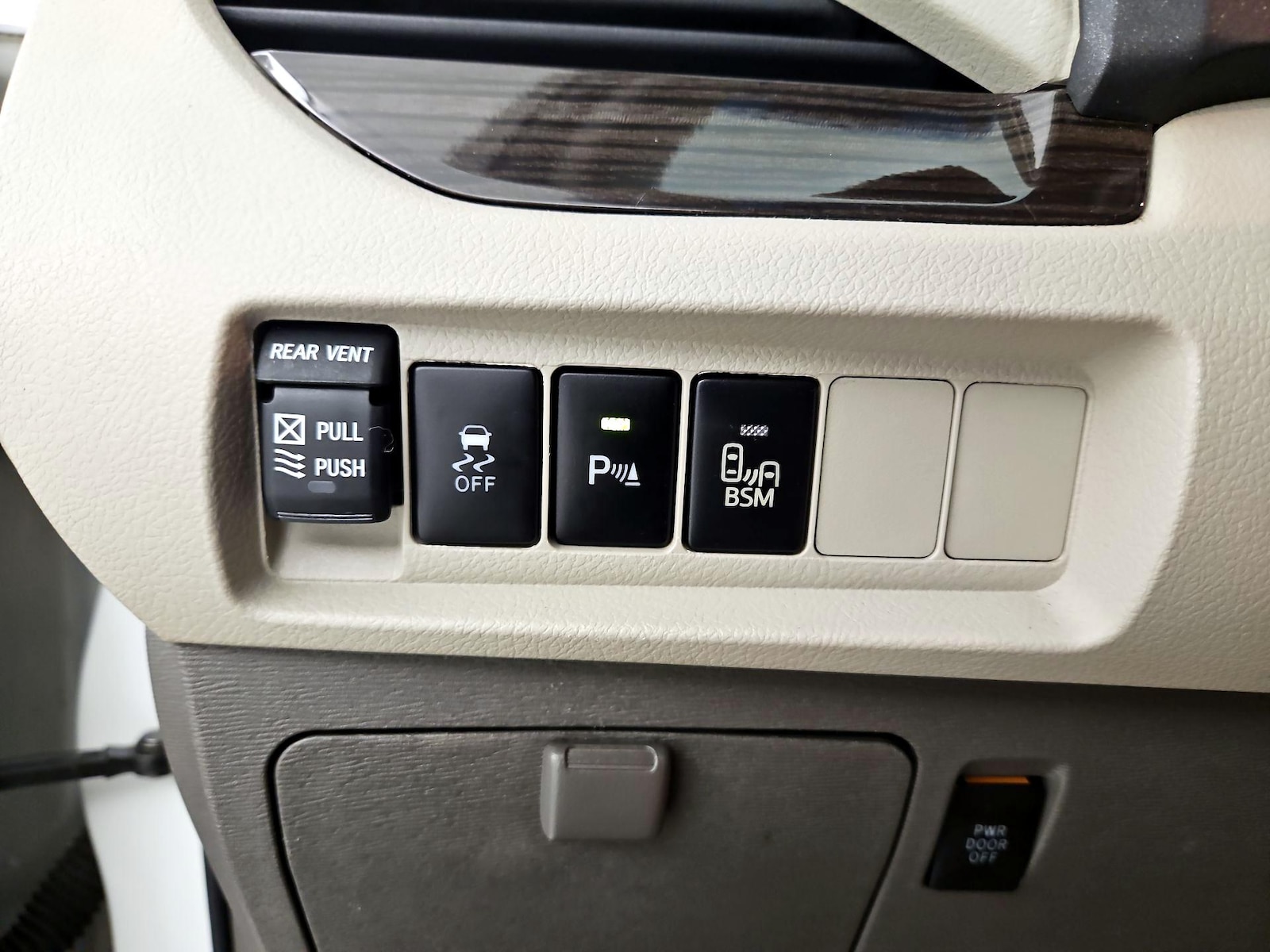 2015 Toyota Sienna XLE Premium - Photo 14