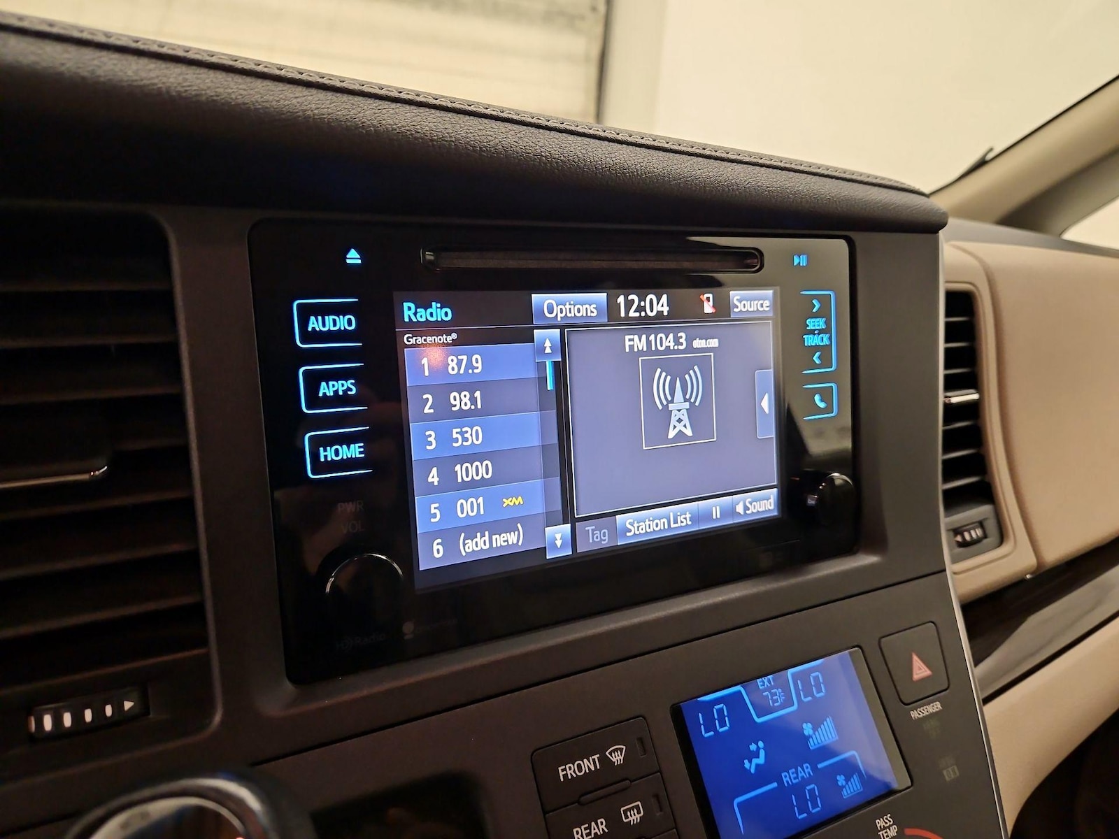 2015 Toyota Sienna XLE Premium - Photo 17