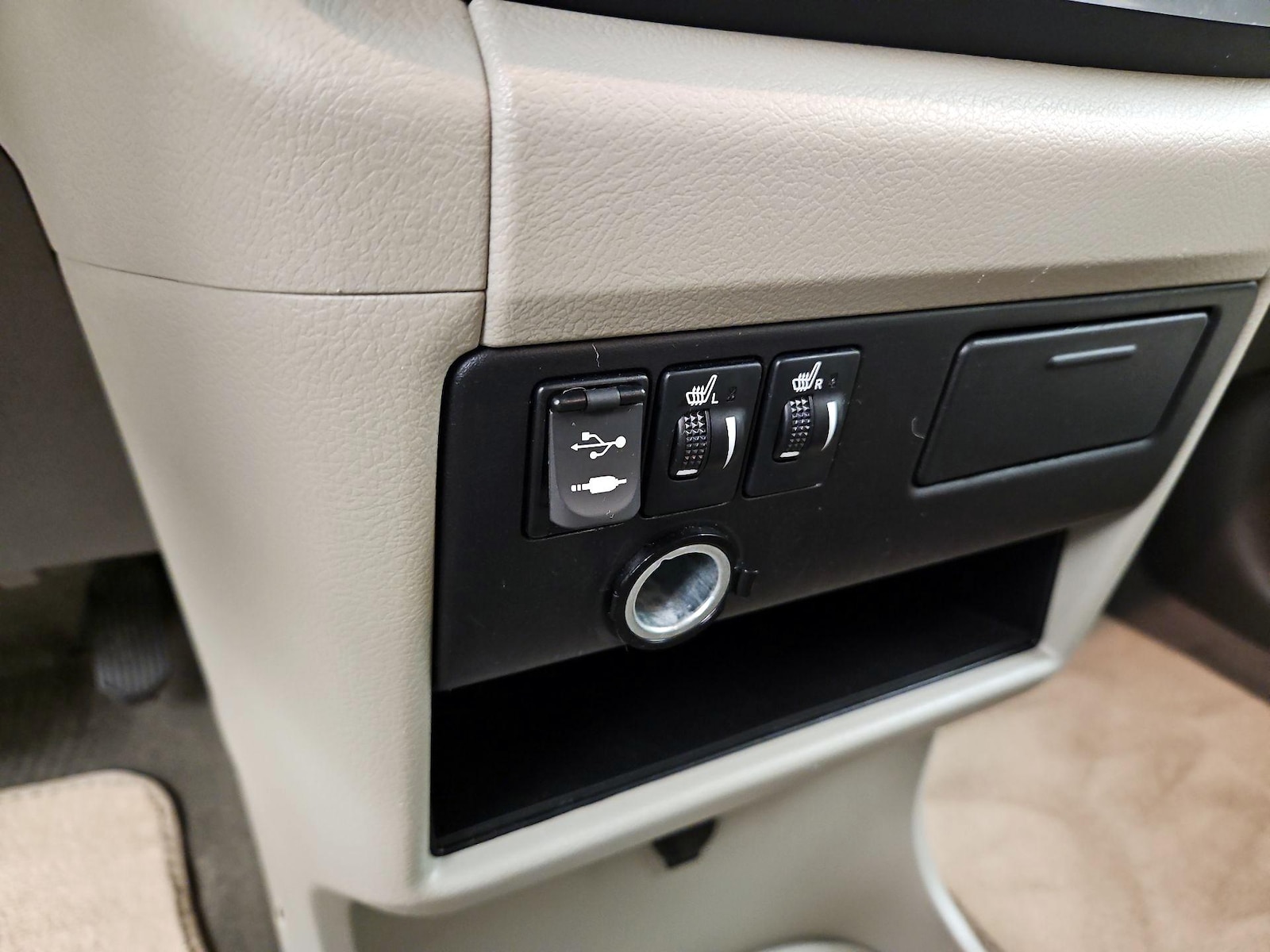 2015 Toyota Sienna XLE Premium - Photo 20