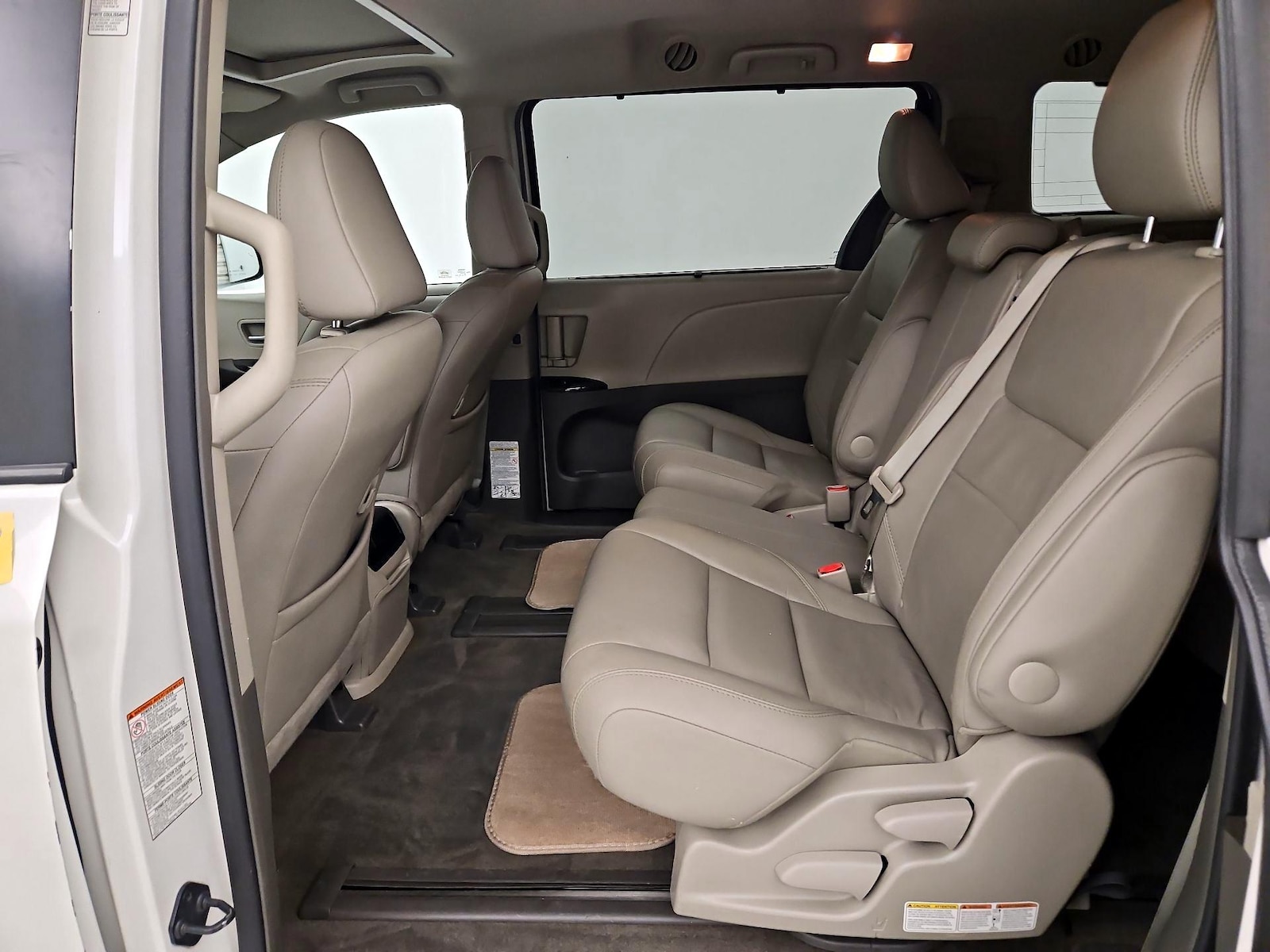 2015 Toyota Sienna XLE Premium - Photo 22