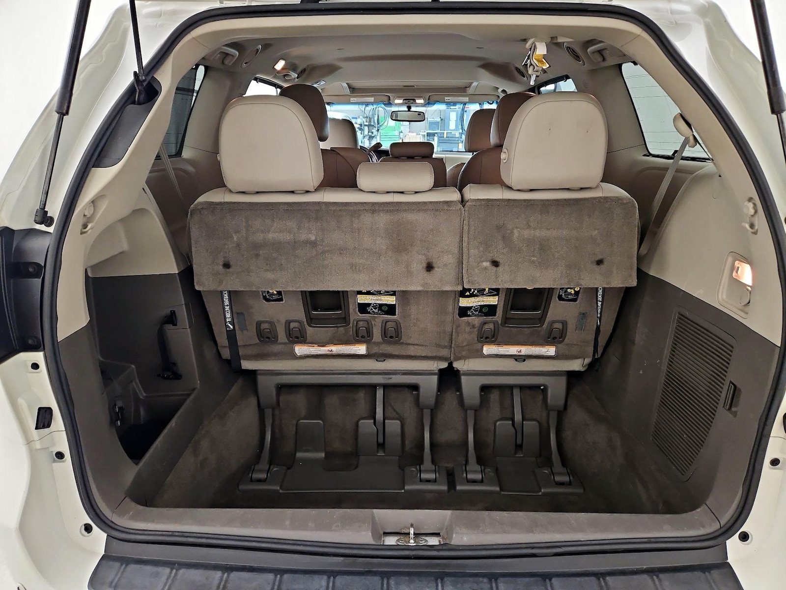 2015 Toyota Sienna XLE Premium - Photo 24