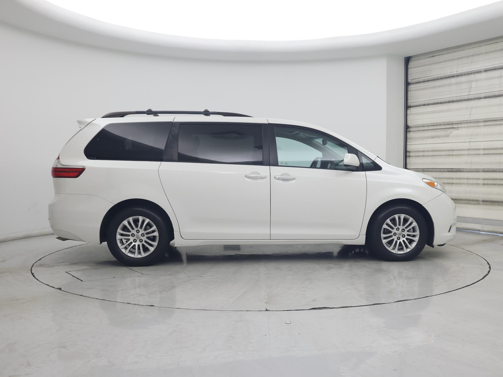 2015 Toyota Sienna XLE Premium - Photo 8