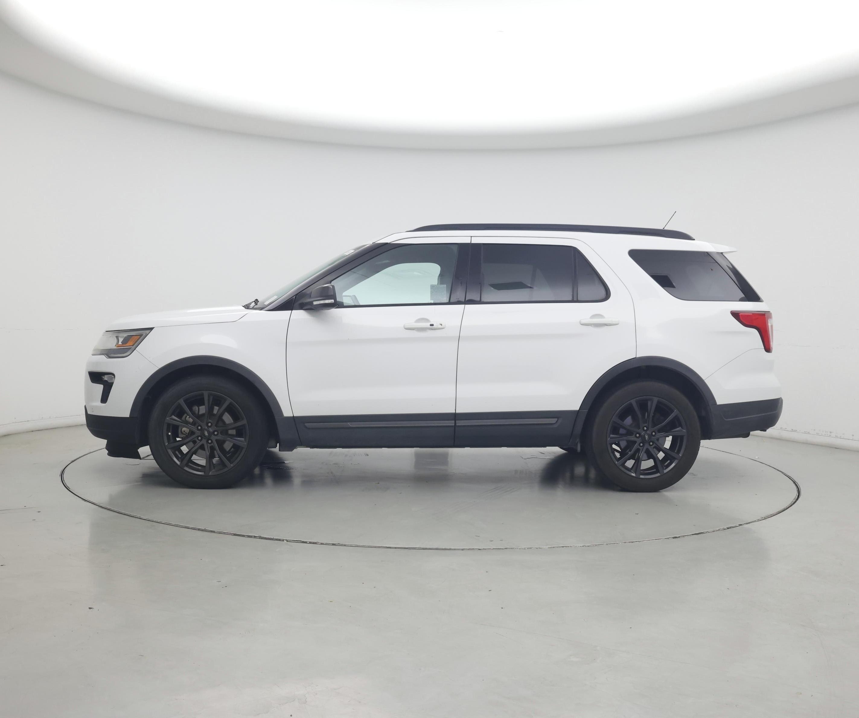 Thumbnail: 2018 Ford Explorer - 3