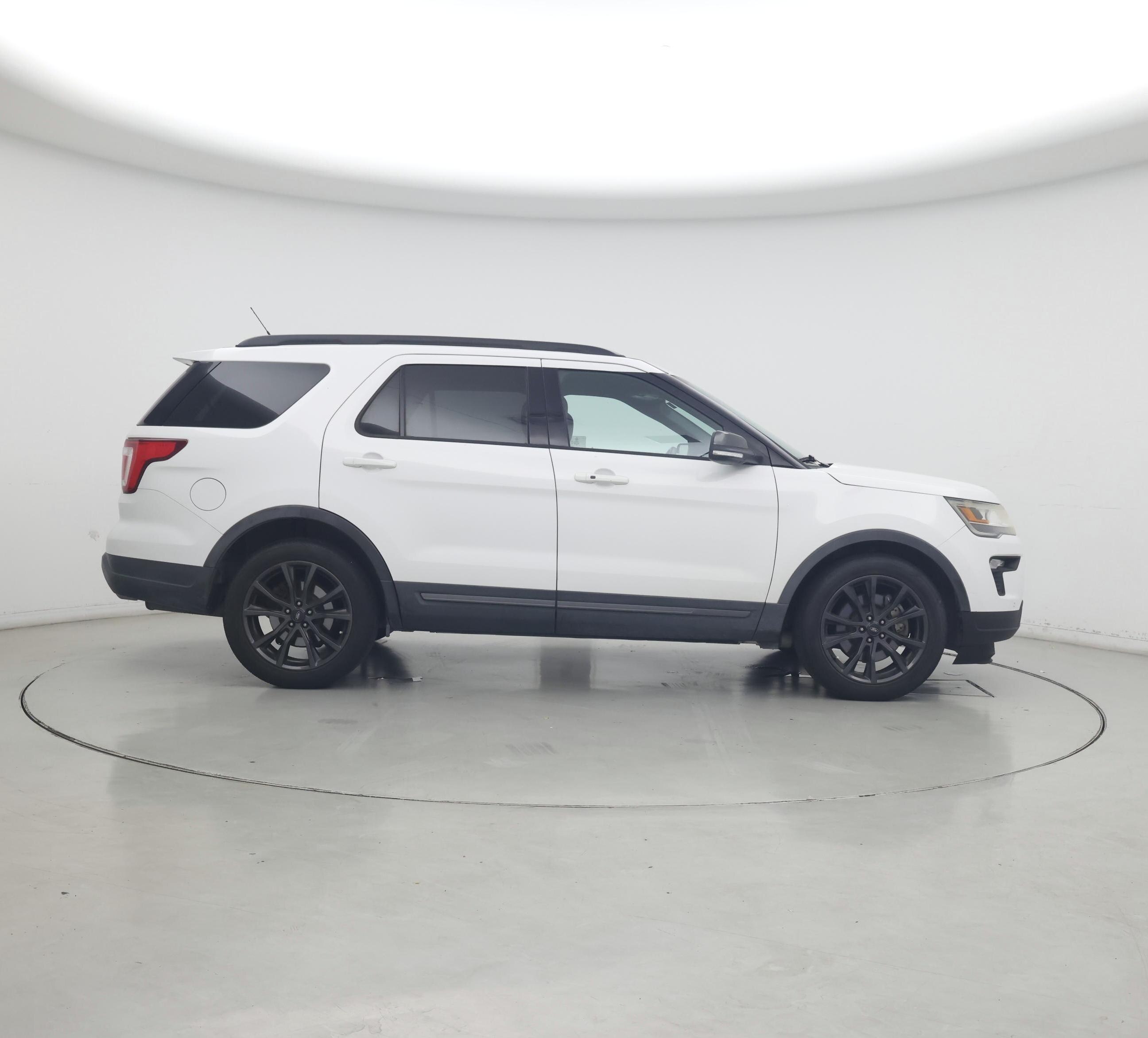 Thumbnail: 2018 Ford Explorer - 7