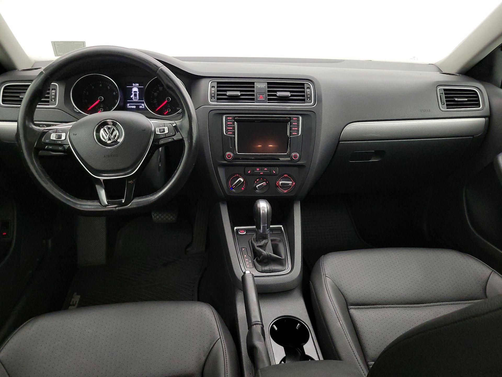 Thumbnail: 2017 Volkswagen Jetta - 9