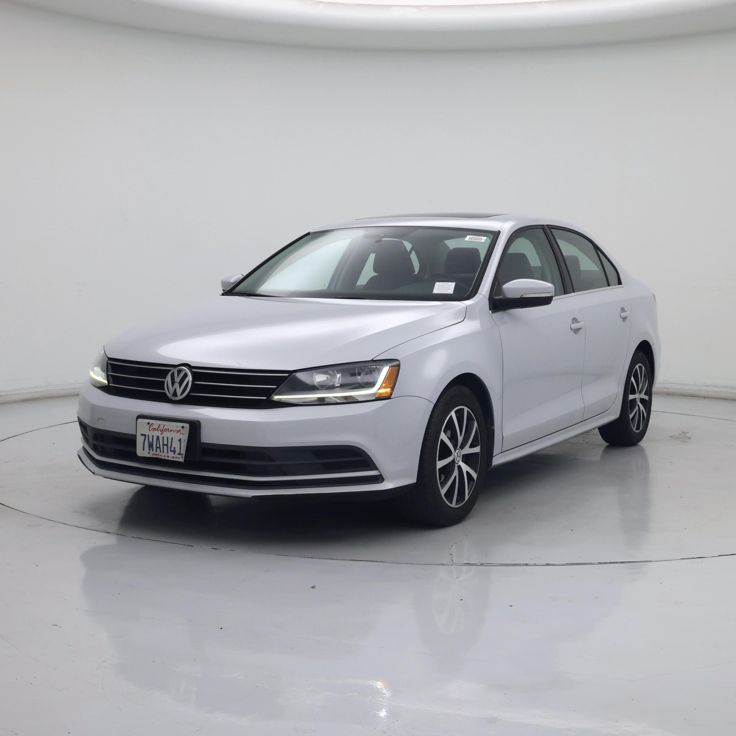 Thumbnail: 2017 Volkswagen Jetta - 4