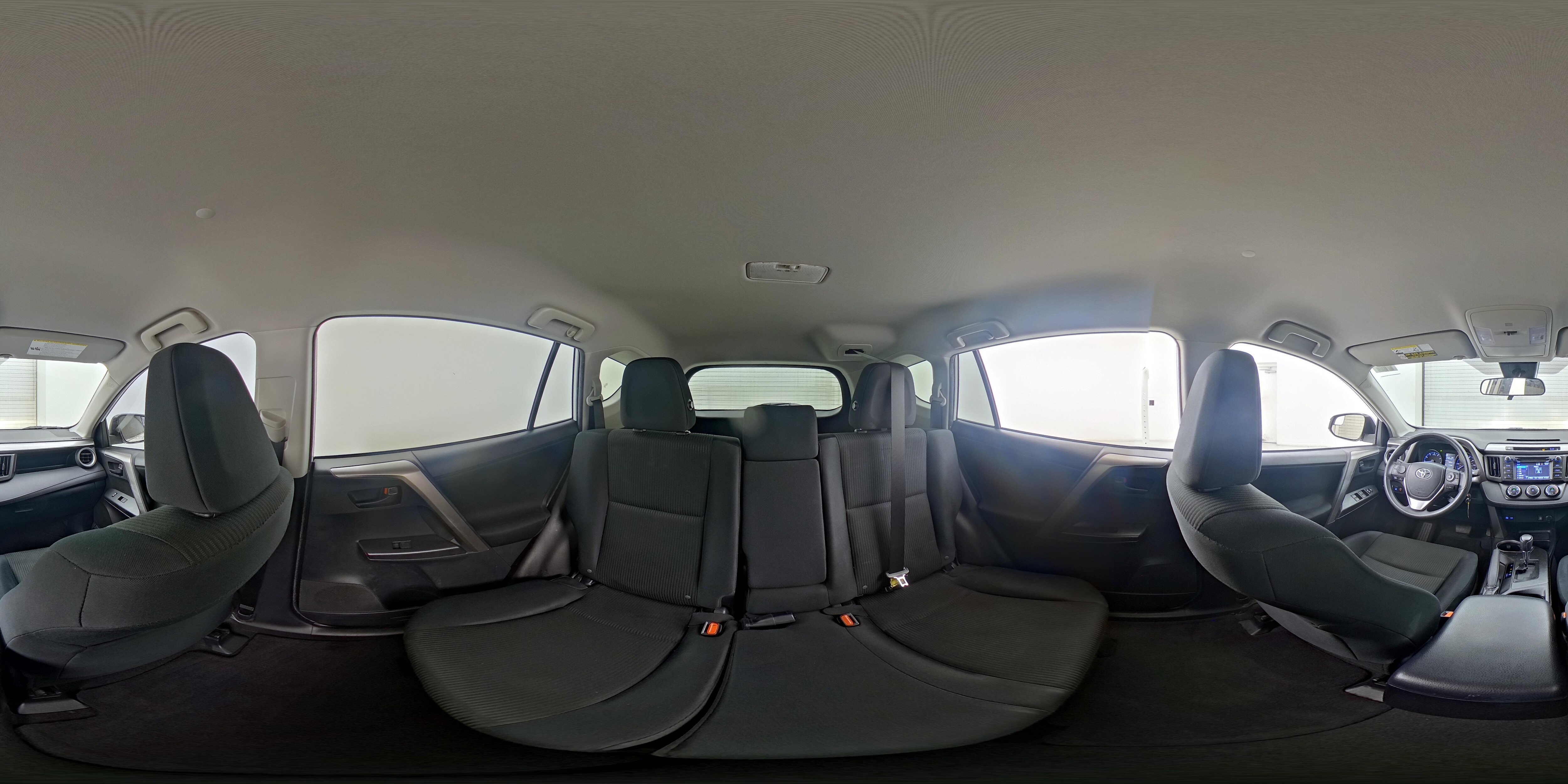 2017 Toyota RAV4 LE - Photo 26