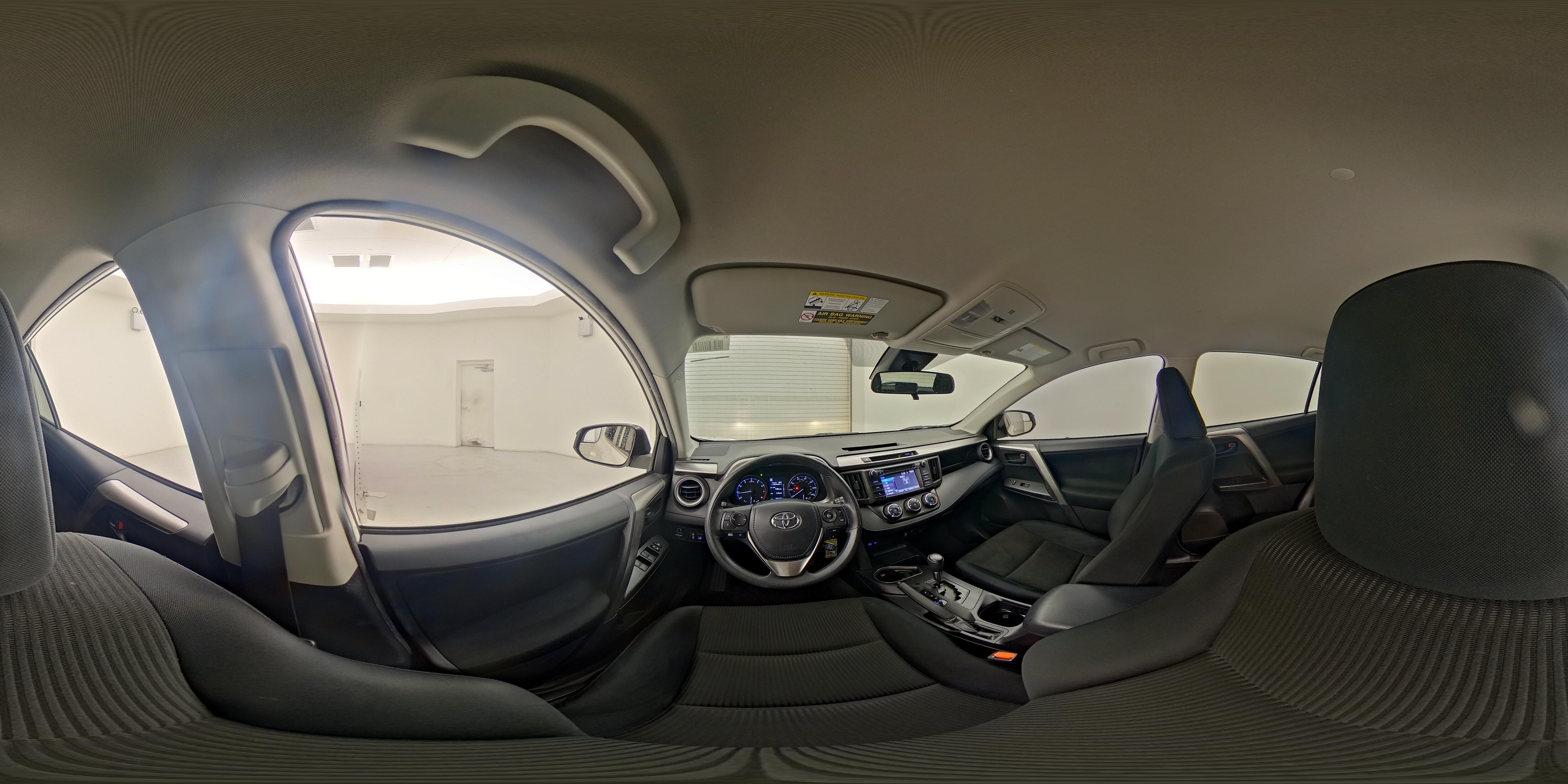 2017 Toyota RAV4 LE - Photo 27