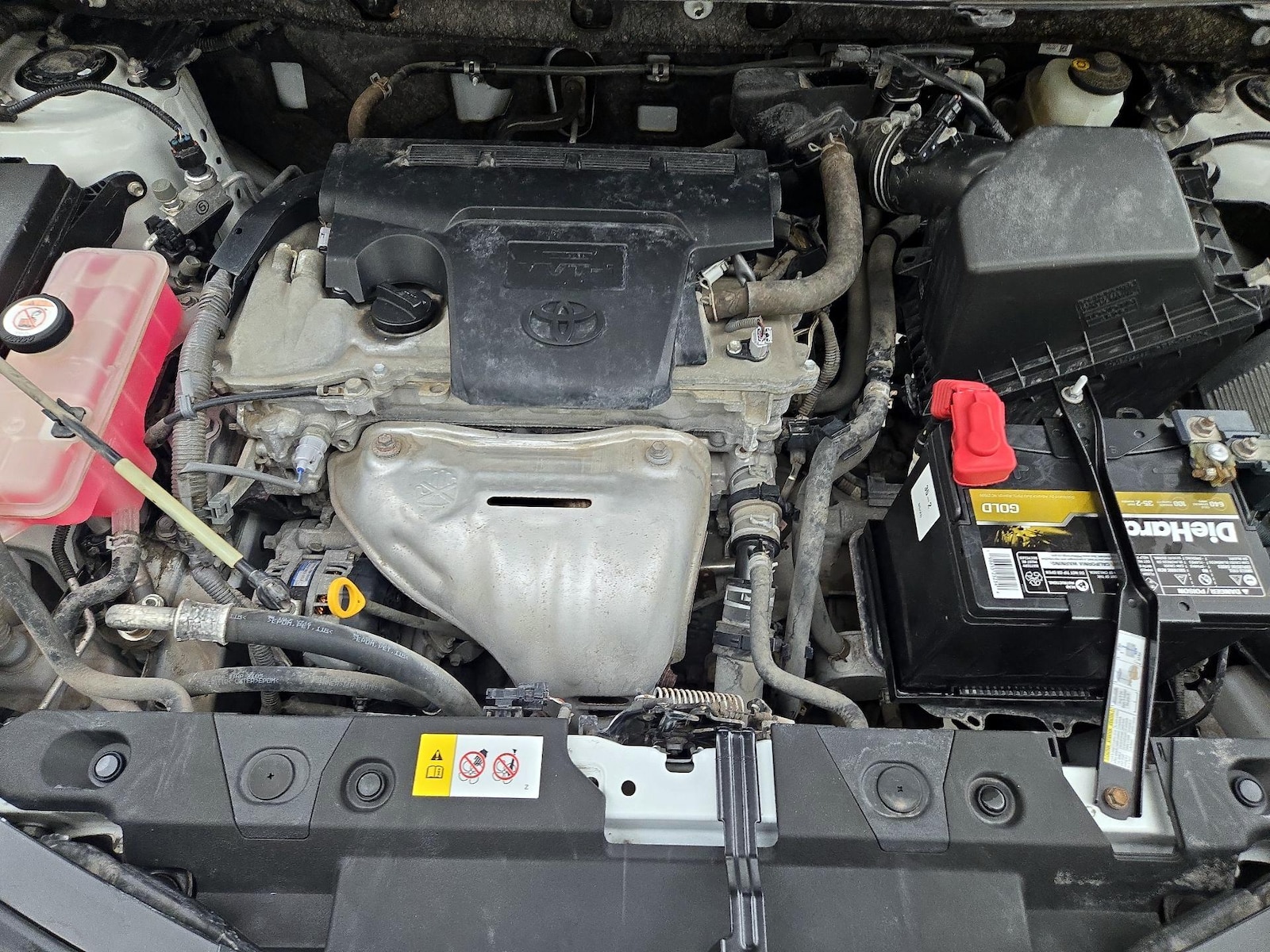 2017 Toyota RAV4 LE - Photo 23