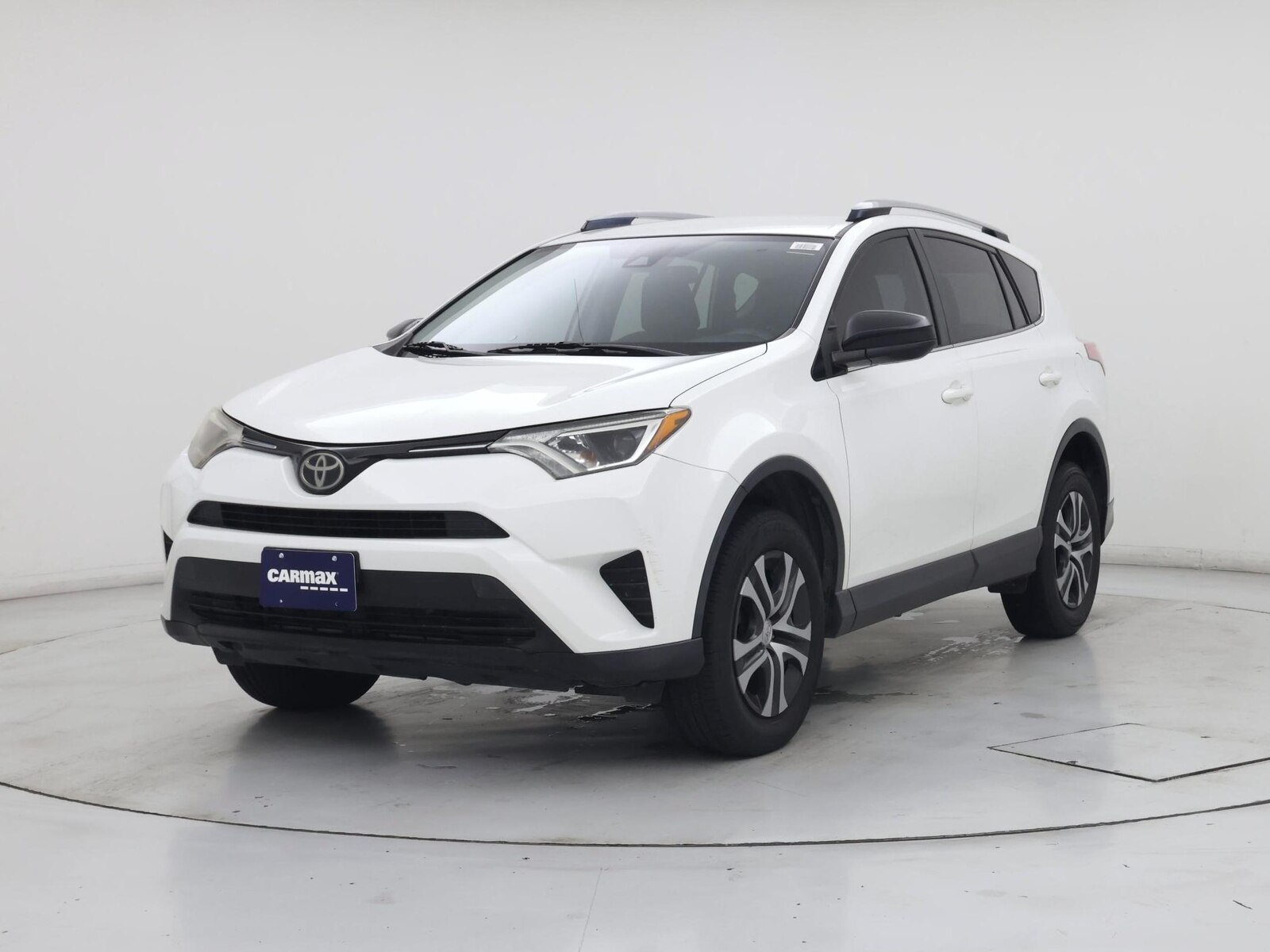 2017 Toyota RAV4 LE - Photo 5