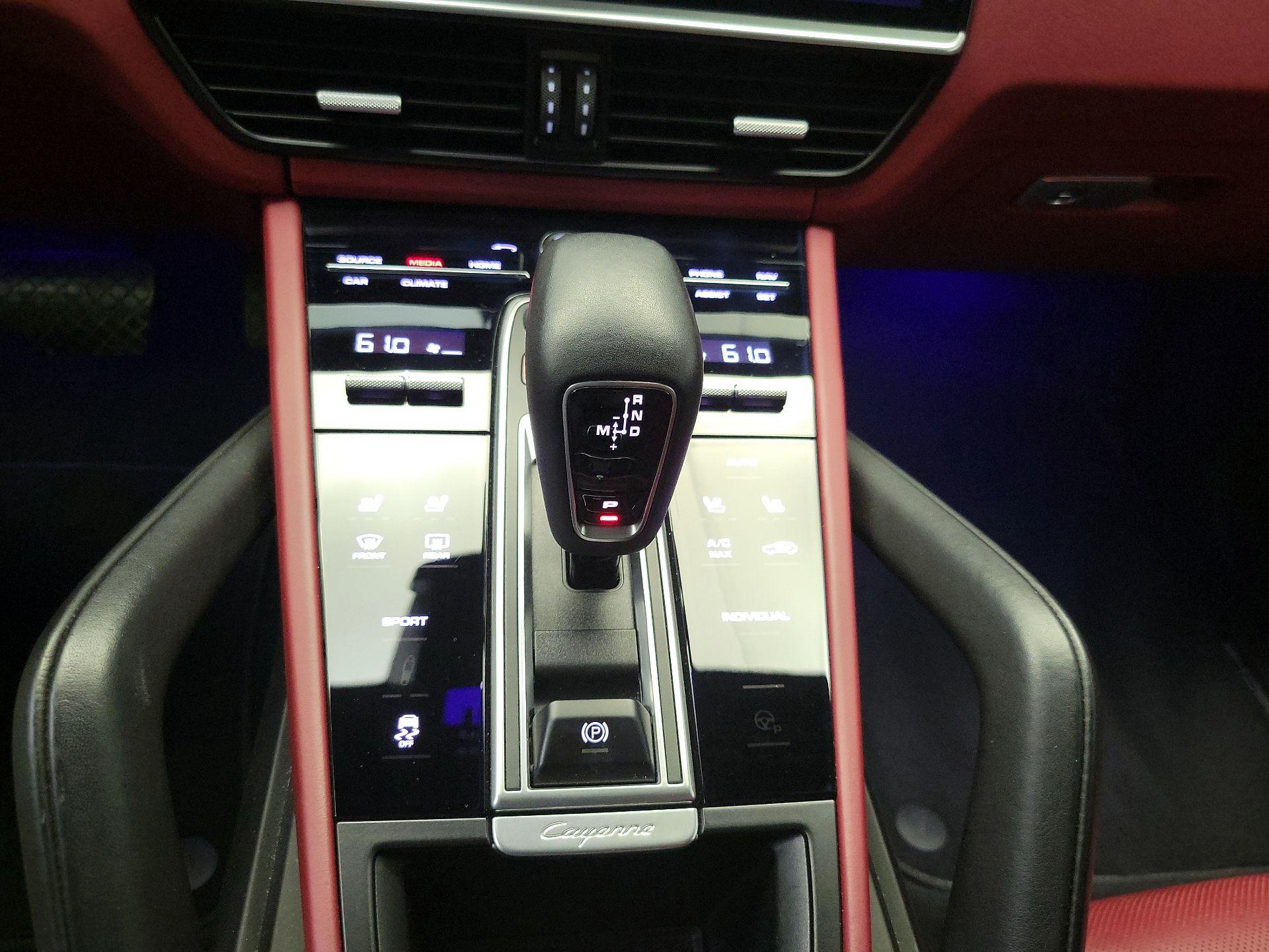 Thumbnail: 2019 Porsche Cayenne - 18