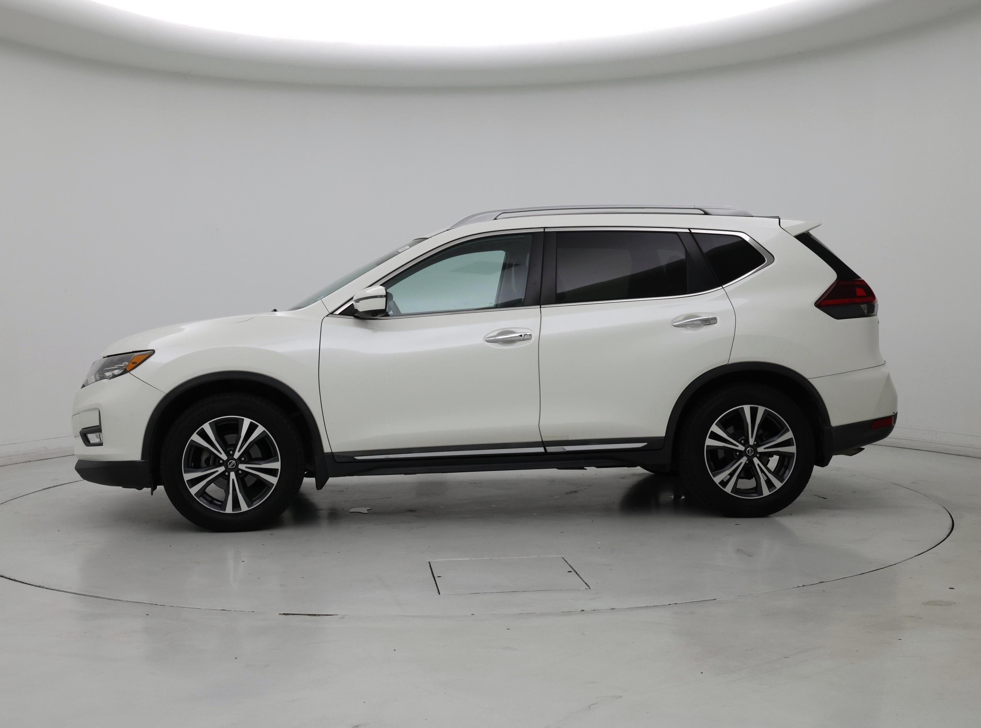 Thumbnail: 2018 Nissan Rogue - 3