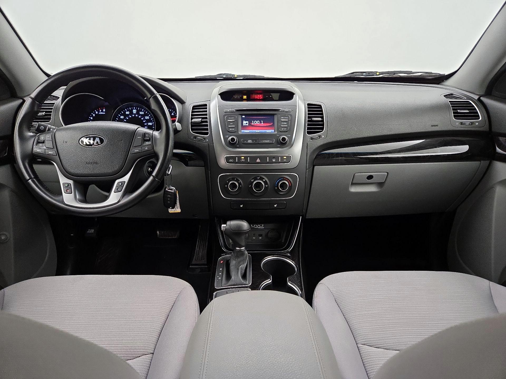 Thumbnail: 2015 Kia Sorento - 9