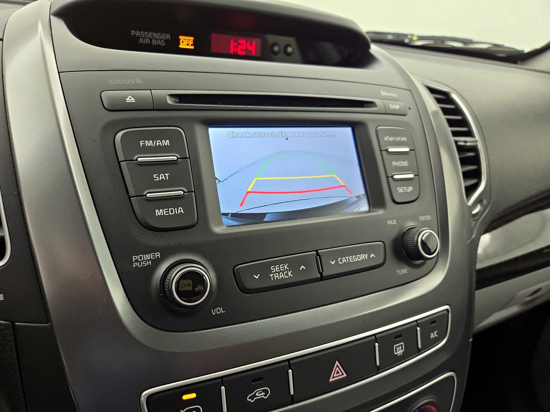Thumbnail: 2015 Kia Sorento - 14