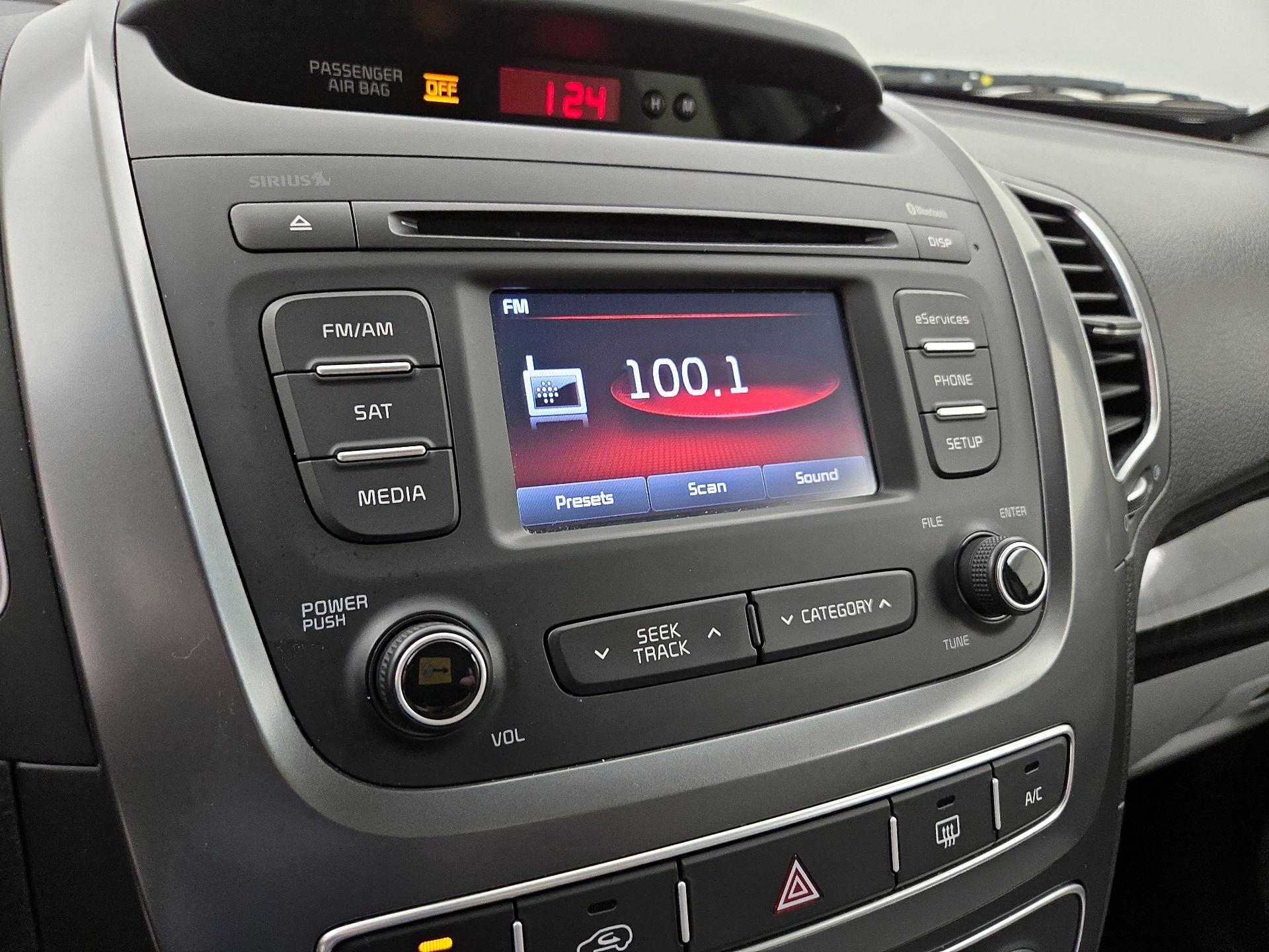 Thumbnail: 2015 Kia Sorento - 15