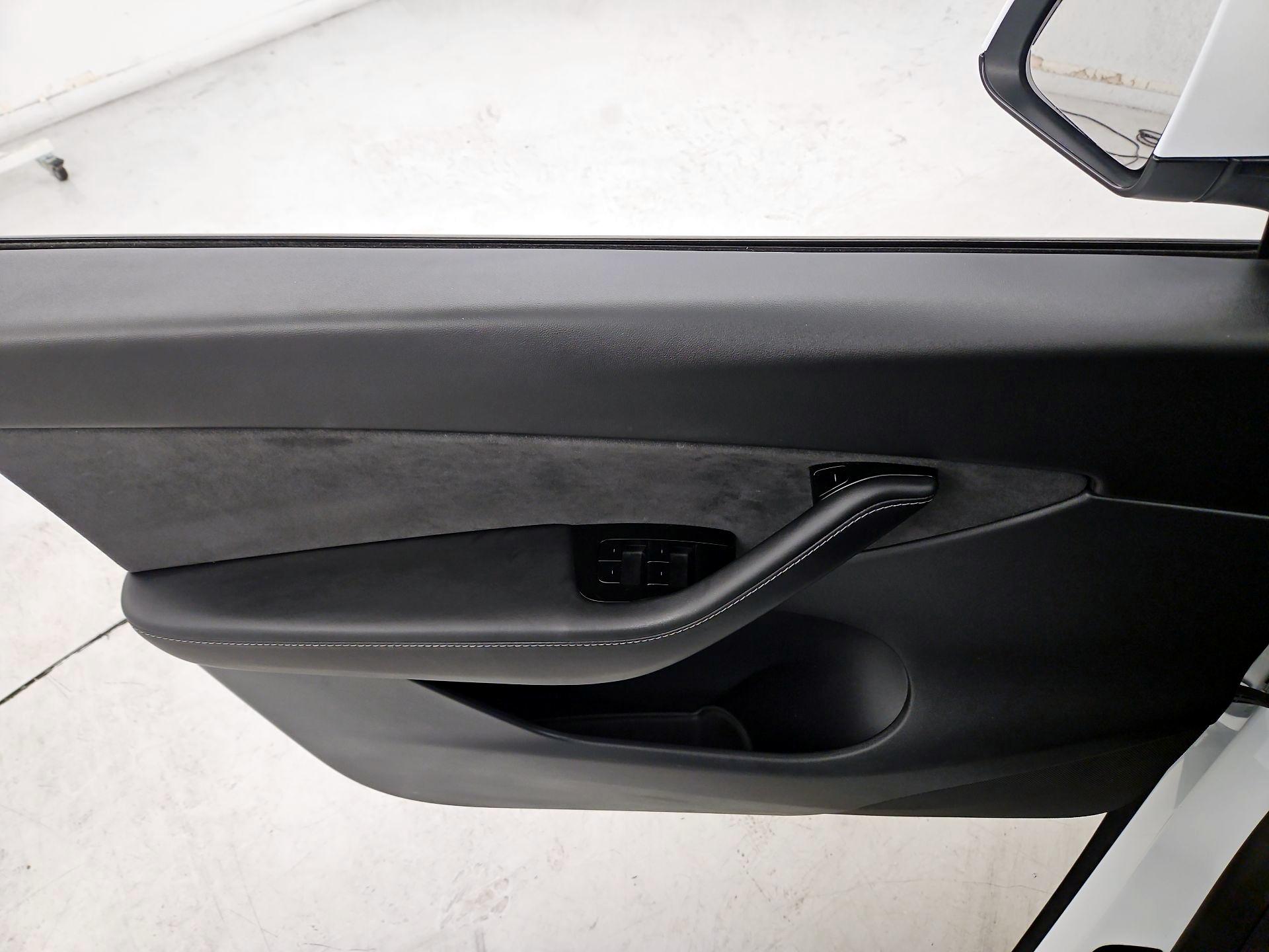 Thumbnail: 2020 Tesla Model Y - 12
