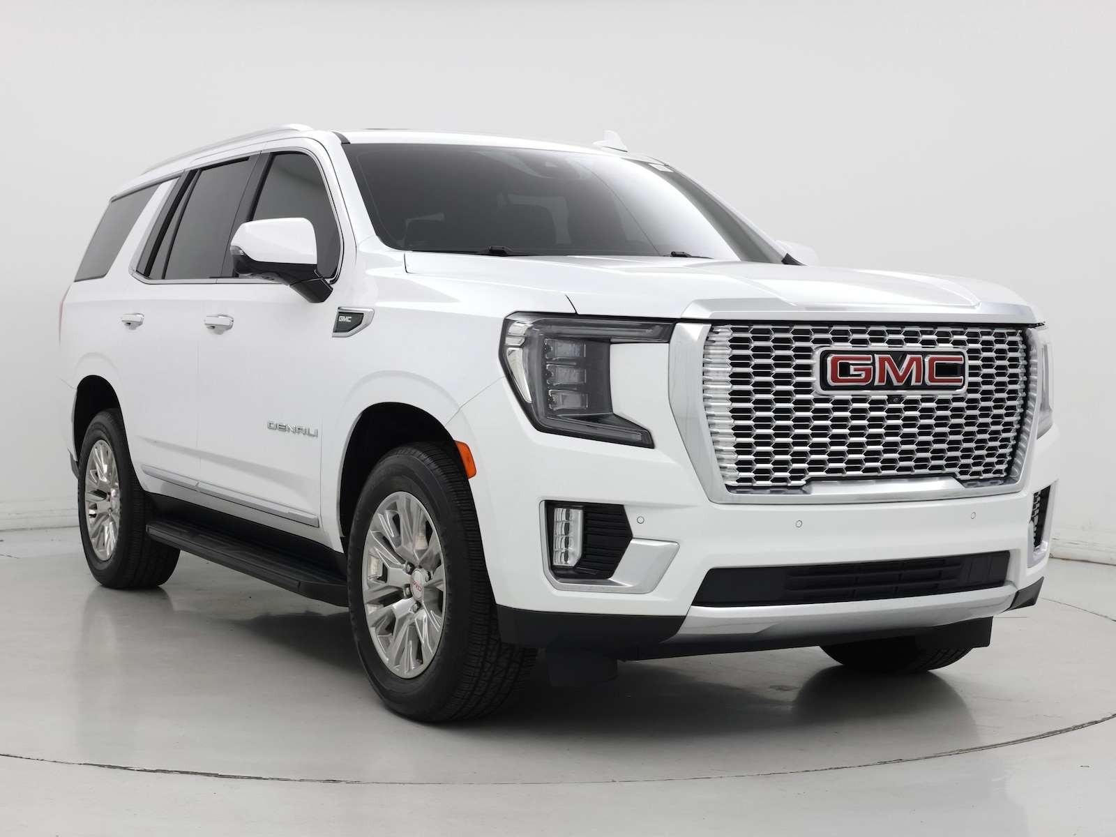 2024 GMC Yukon Denali - Photo 2