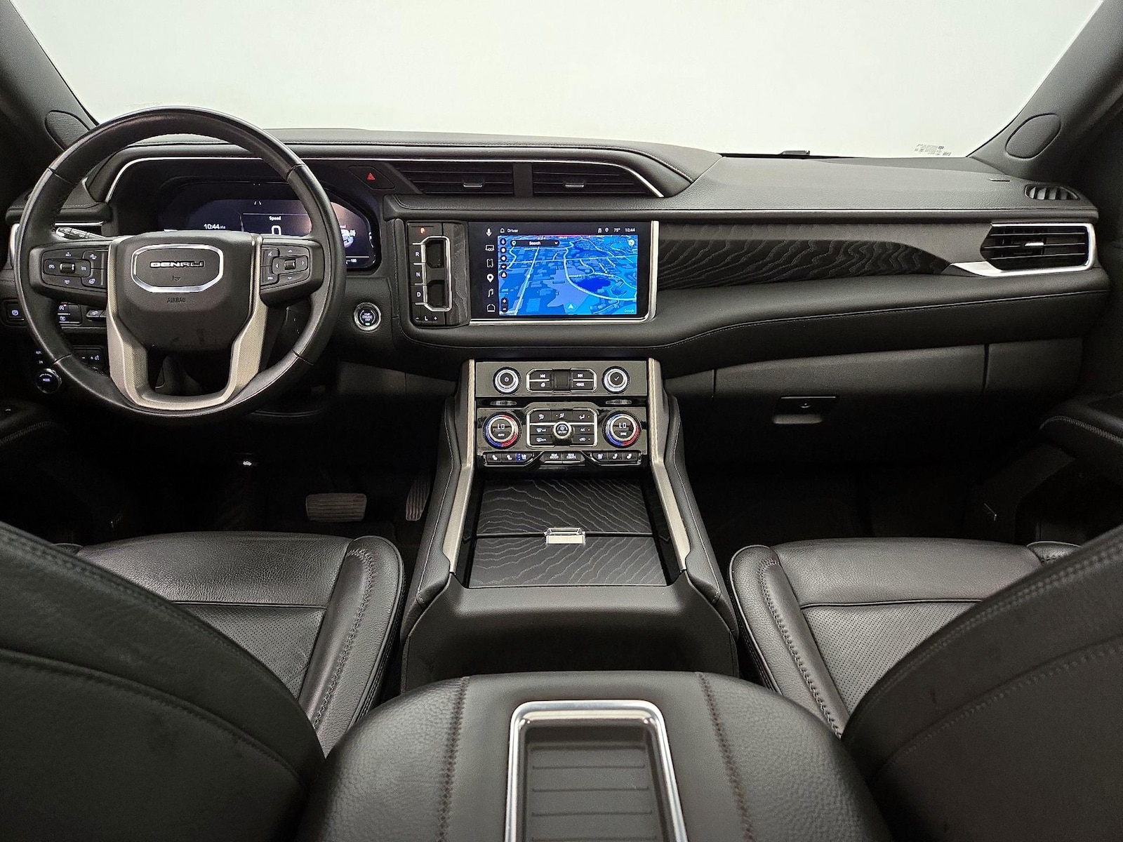 2024 GMC Yukon Denali - Photo 10