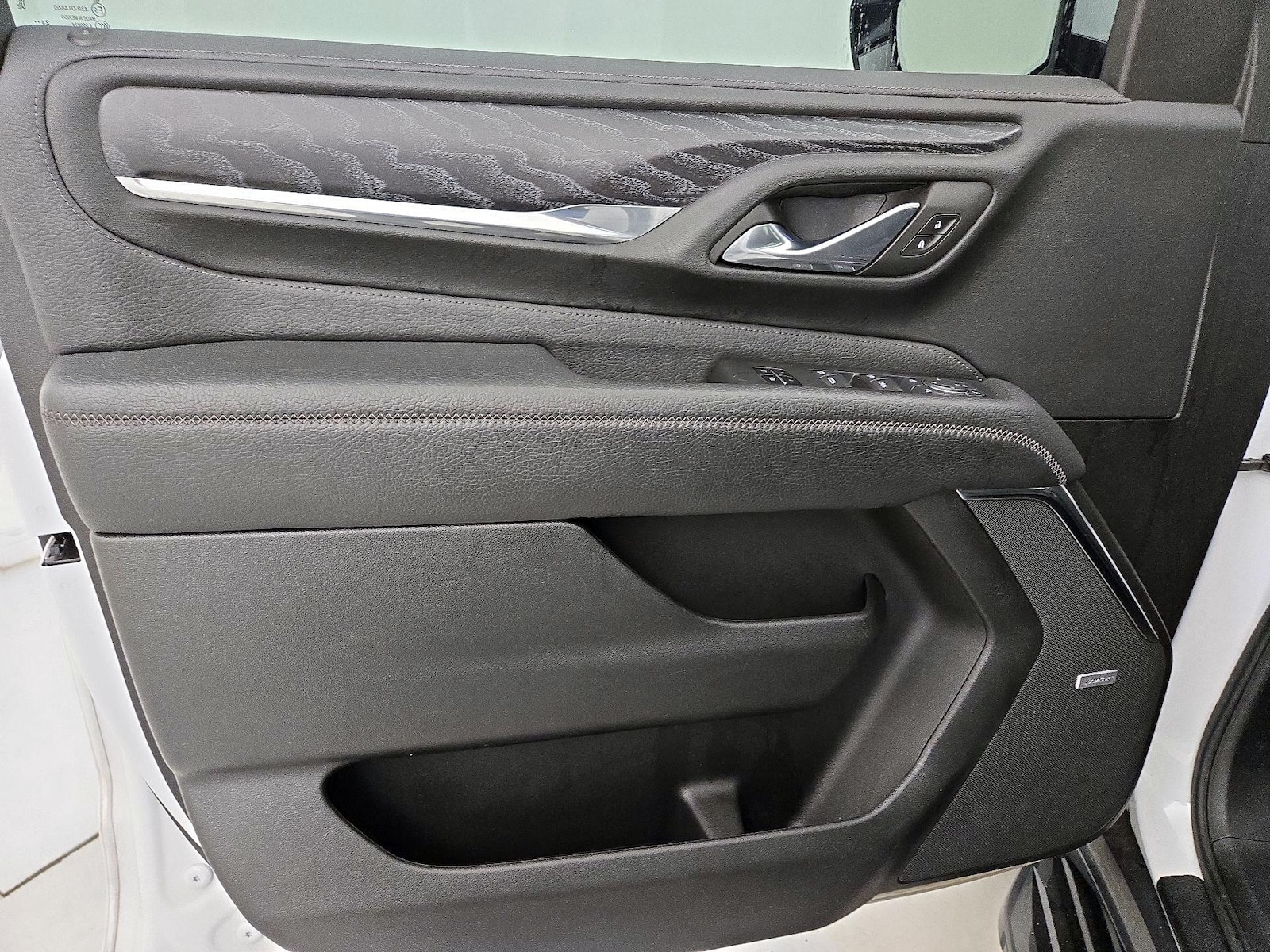 2024 GMC Yukon Denali - Photo 13