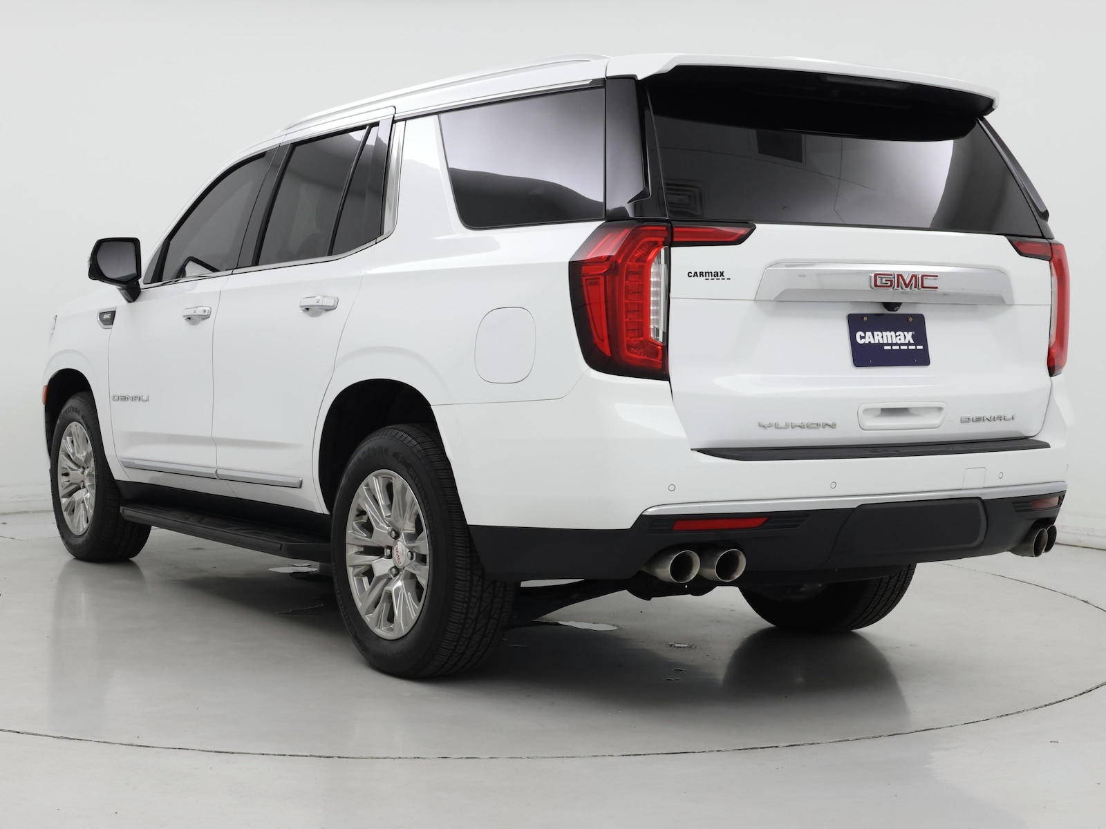 2024 GMC Yukon Denali - Photo 3