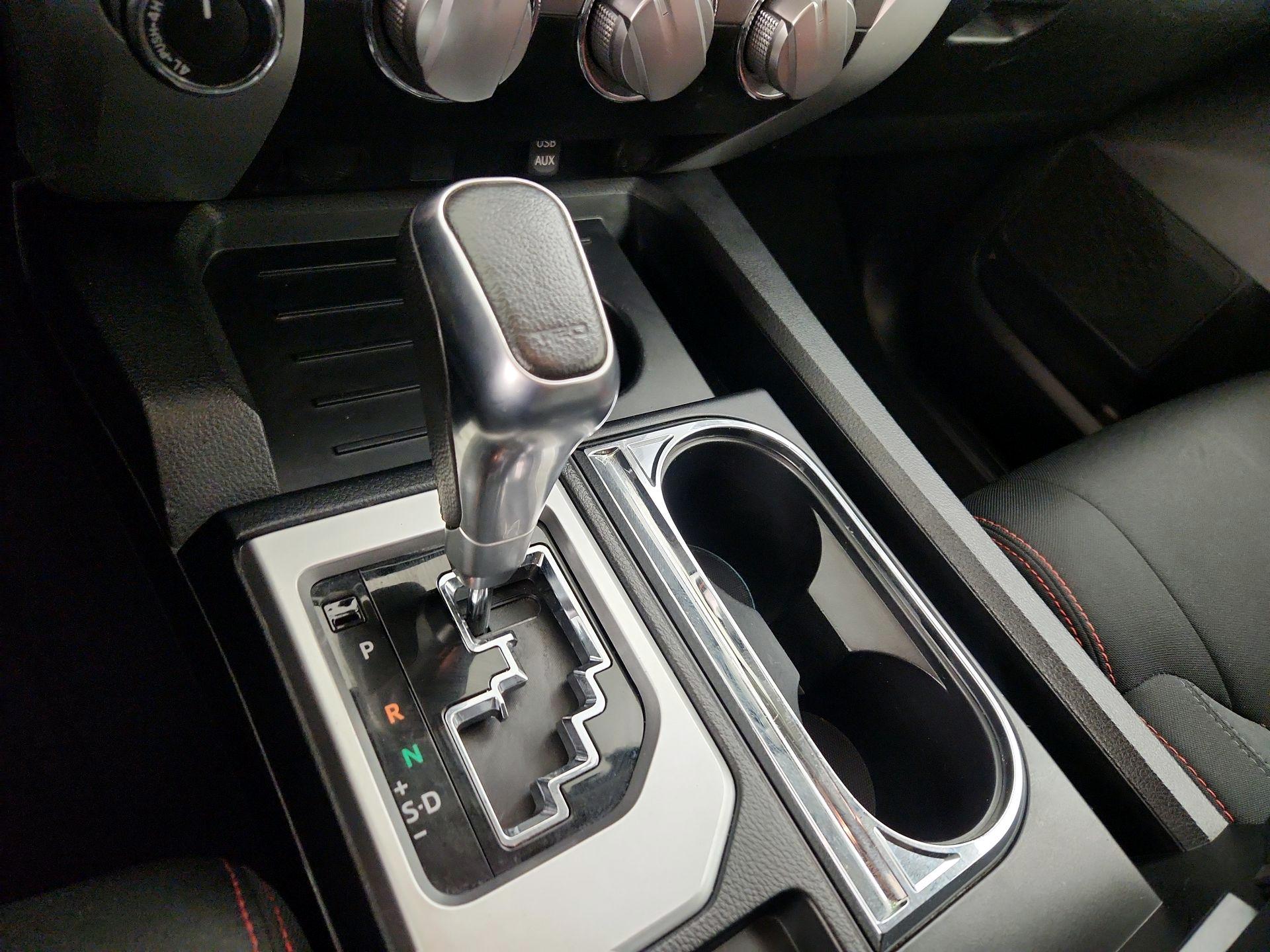 Thumbnail: 2015 Toyota Tundra - 17