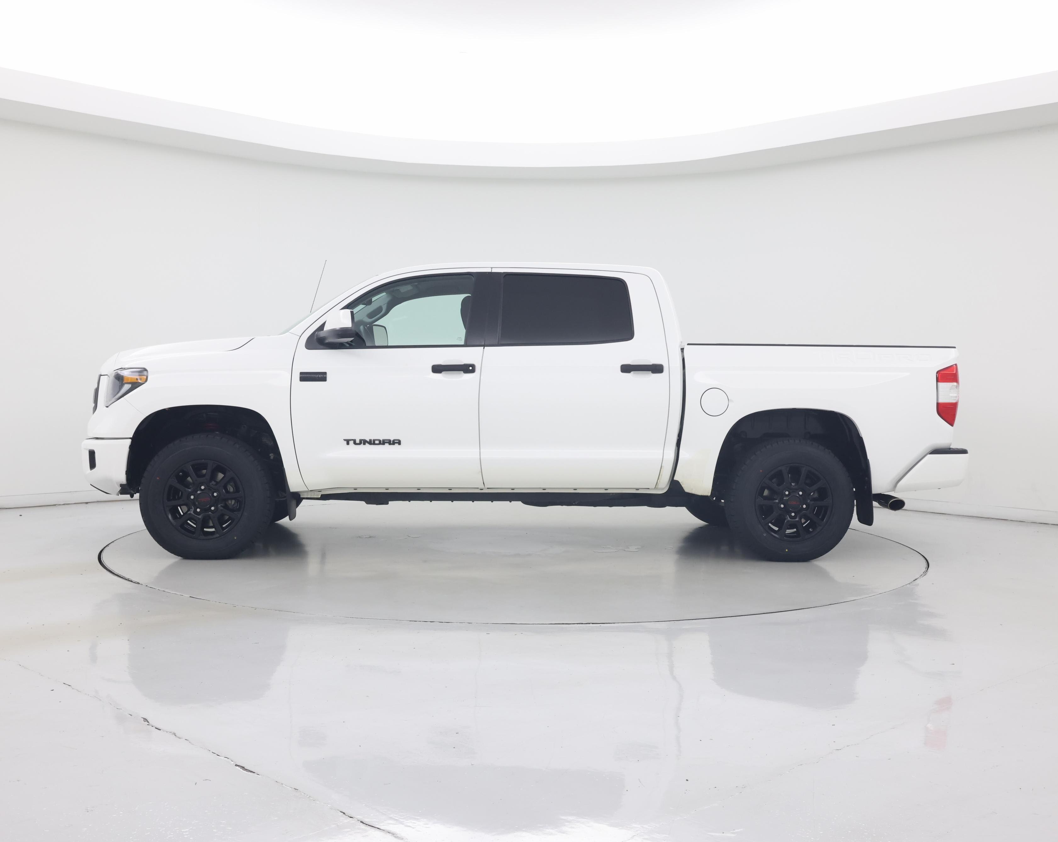 Thumbnail: 2015 Toyota Tundra - 3