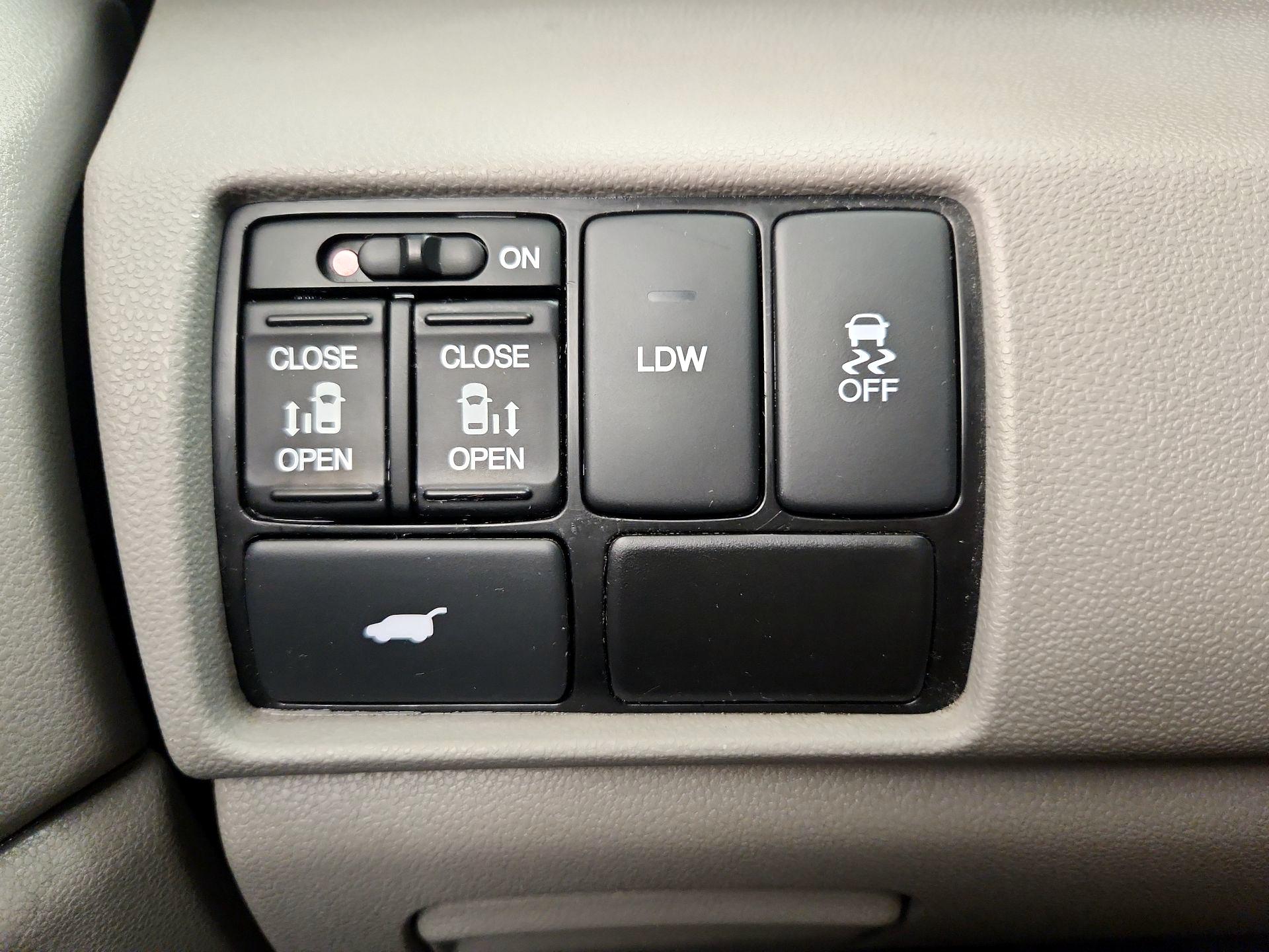 Thumbnail: 2016 Honda Odyssey - 13