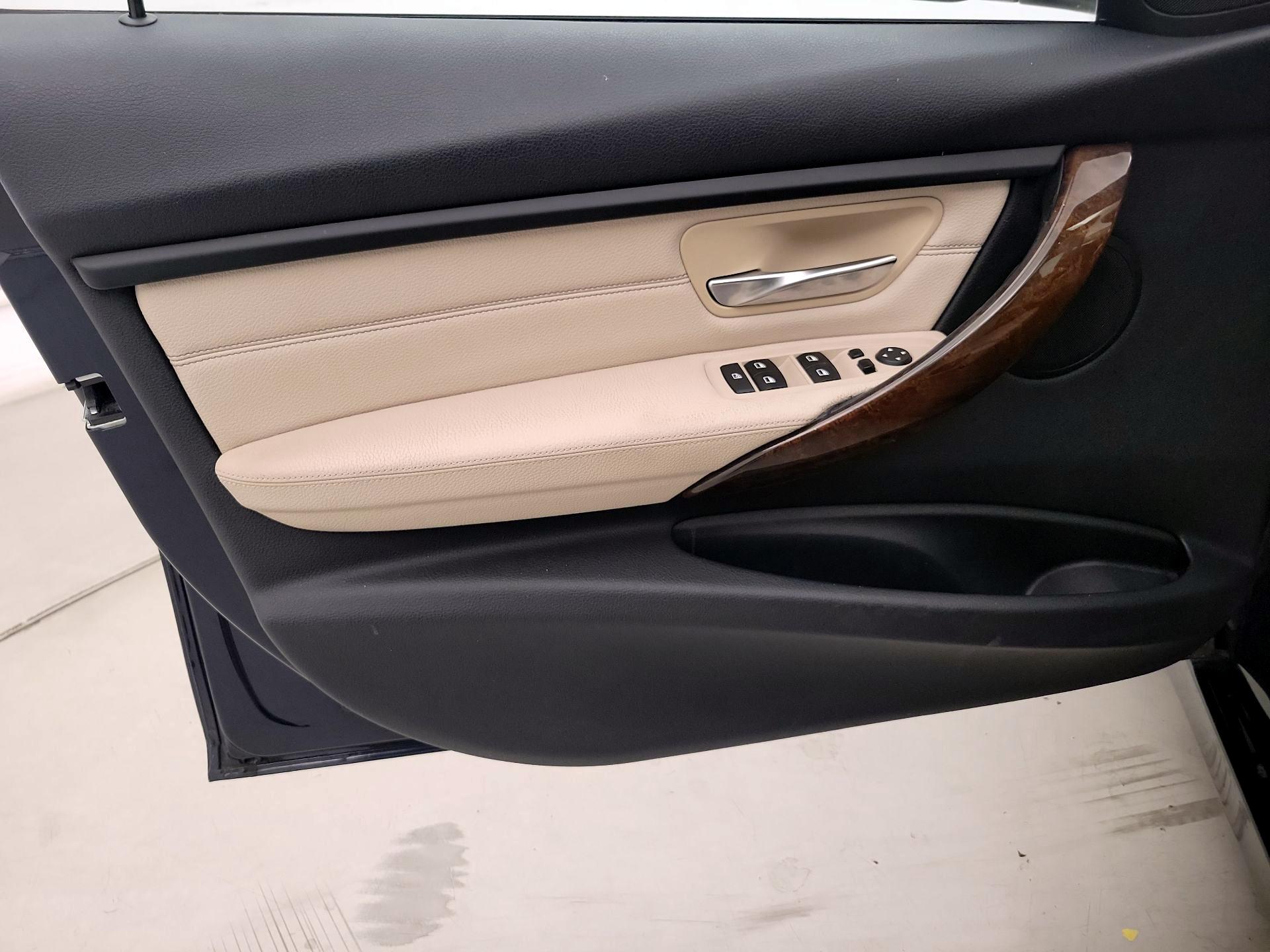 Thumbnail: 2015 BMW 3 Series - 12