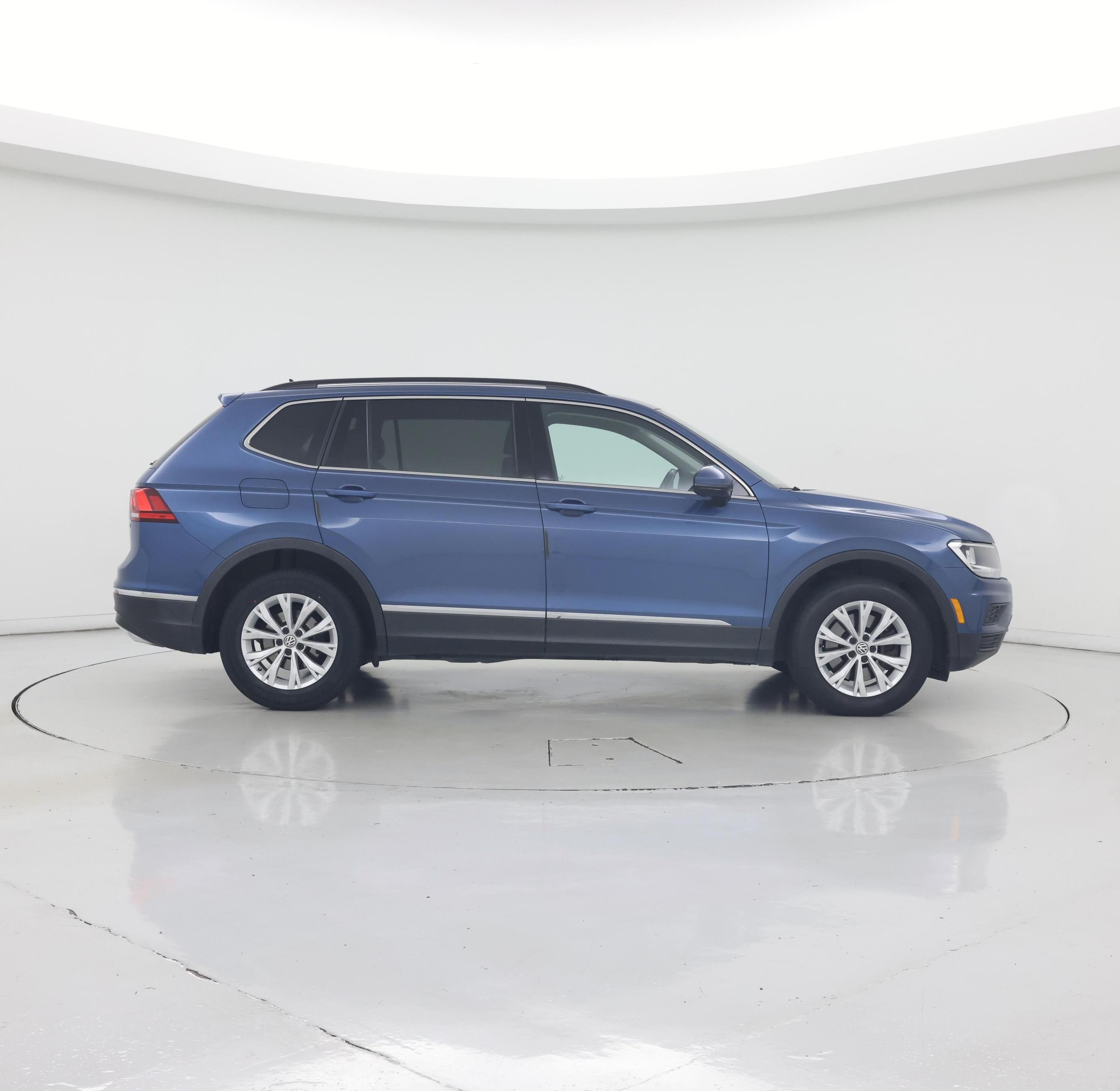 Thumbnail: 2018 Volkswagen Tiguan - 7