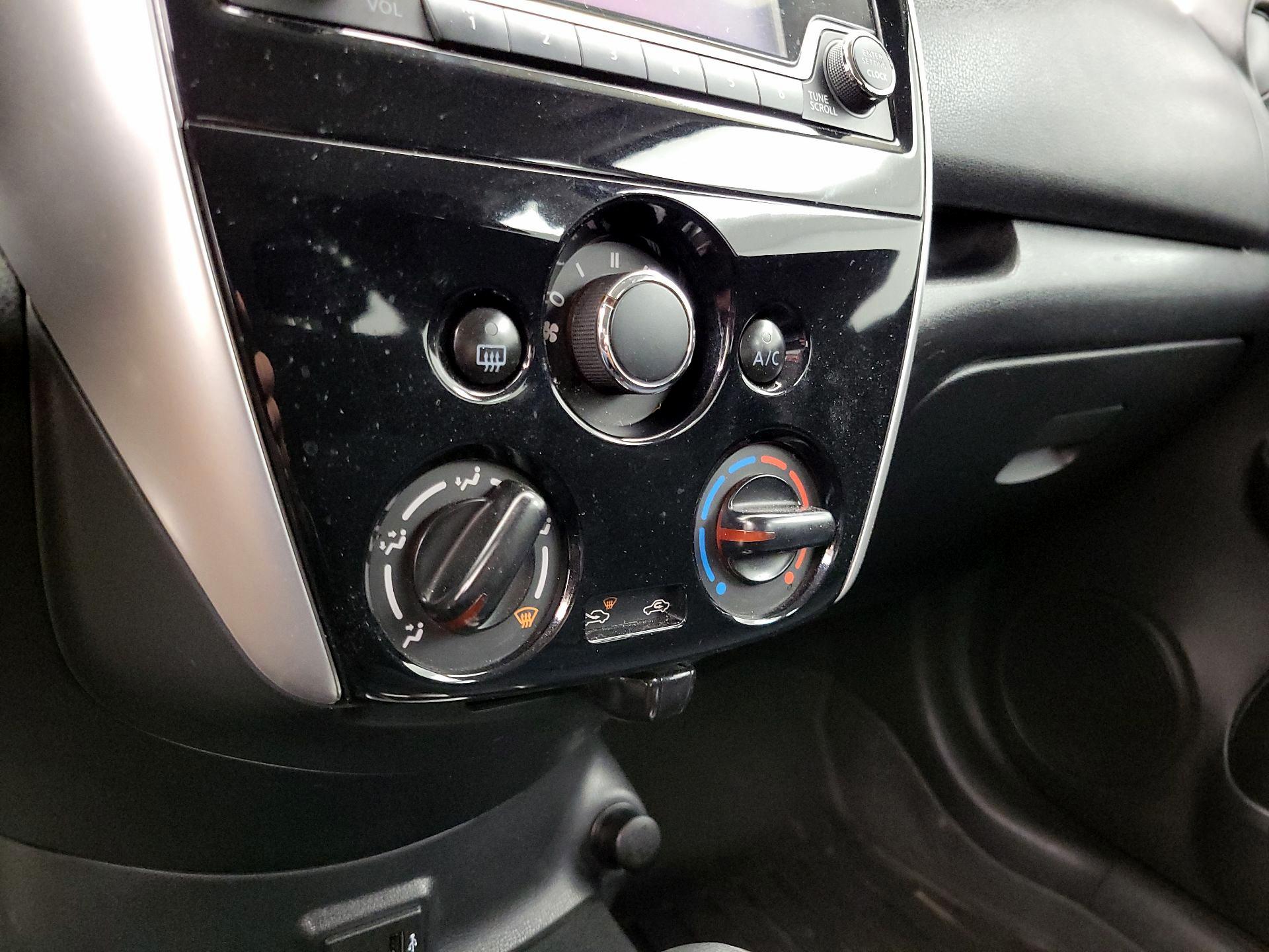 Thumbnail: 2017 Nissan Versa Note - 16