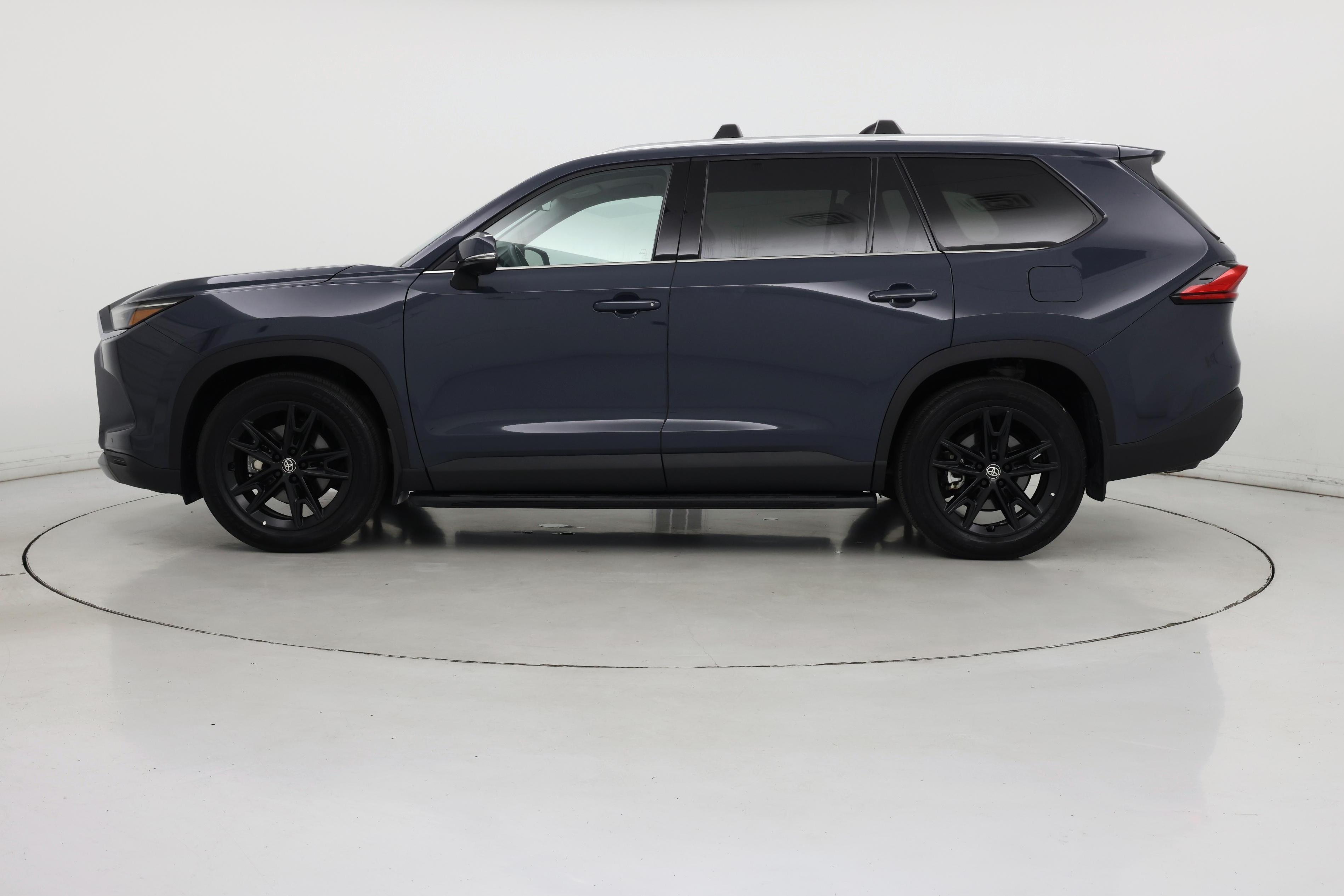Thumbnail: 2024 Toyota Highlander - 3