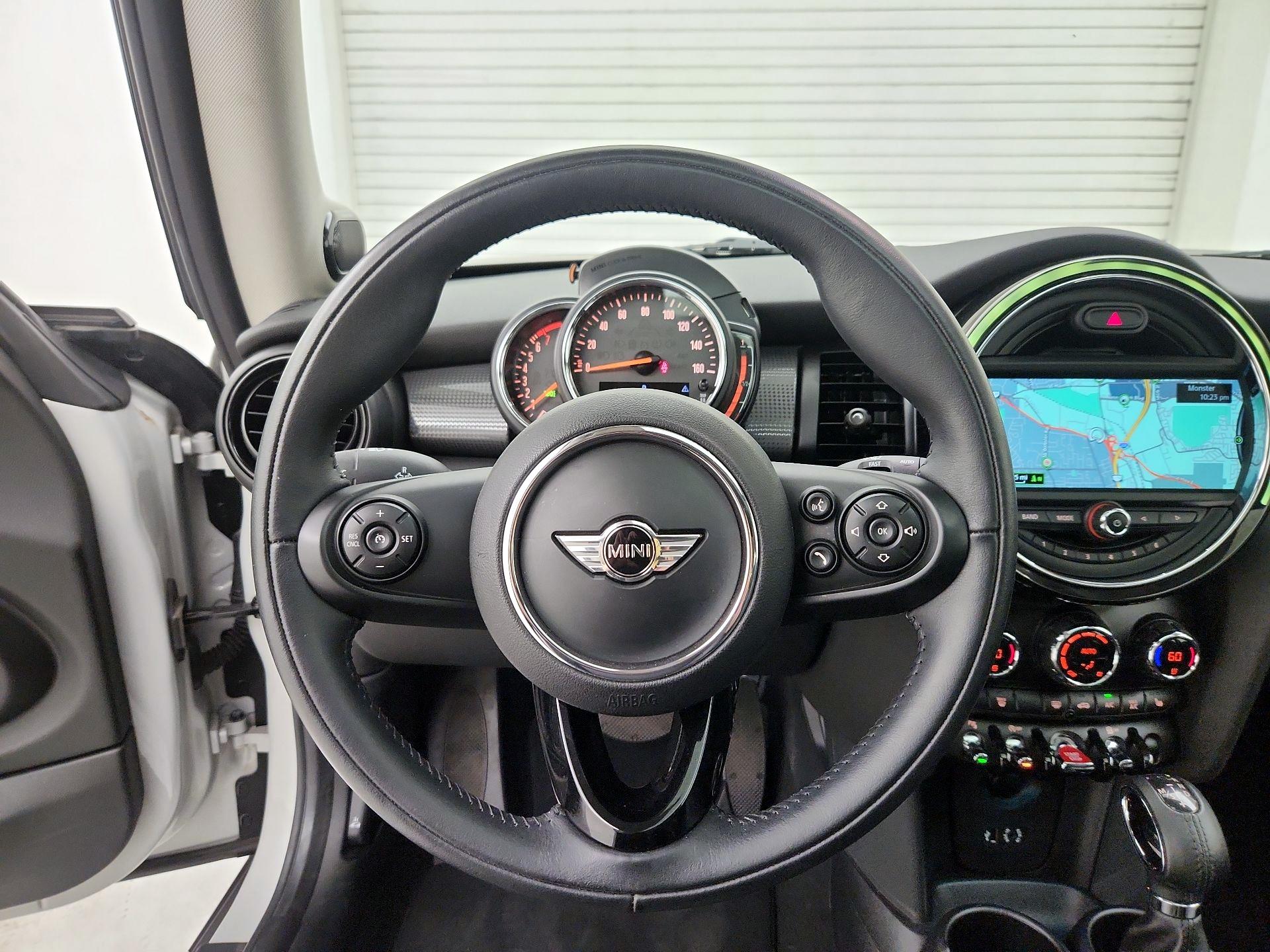 Thumbnail: 2018 MINI Cooper Hardtop - 10