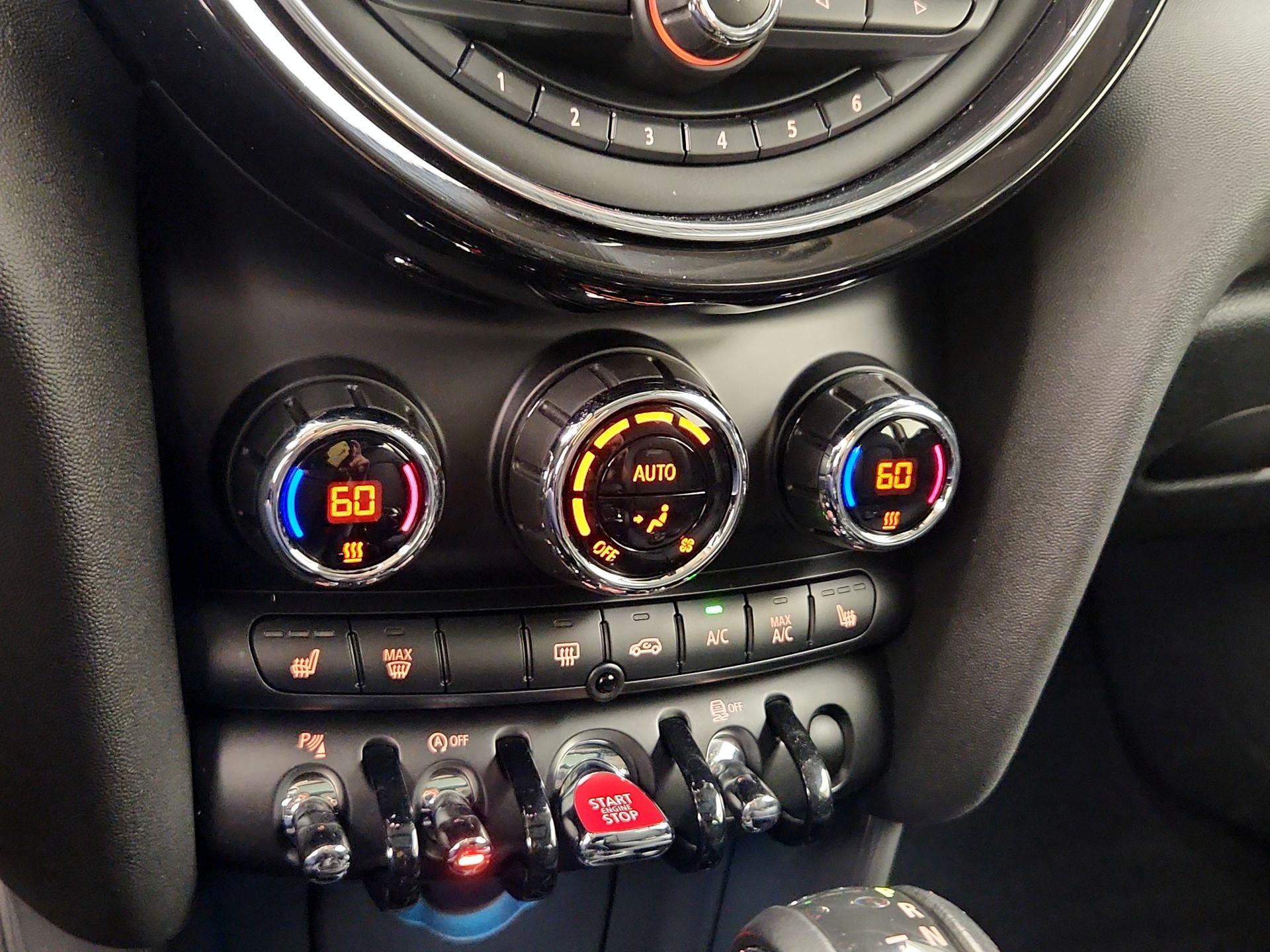 Thumbnail: 2018 MINI Cooper Hardtop - 17