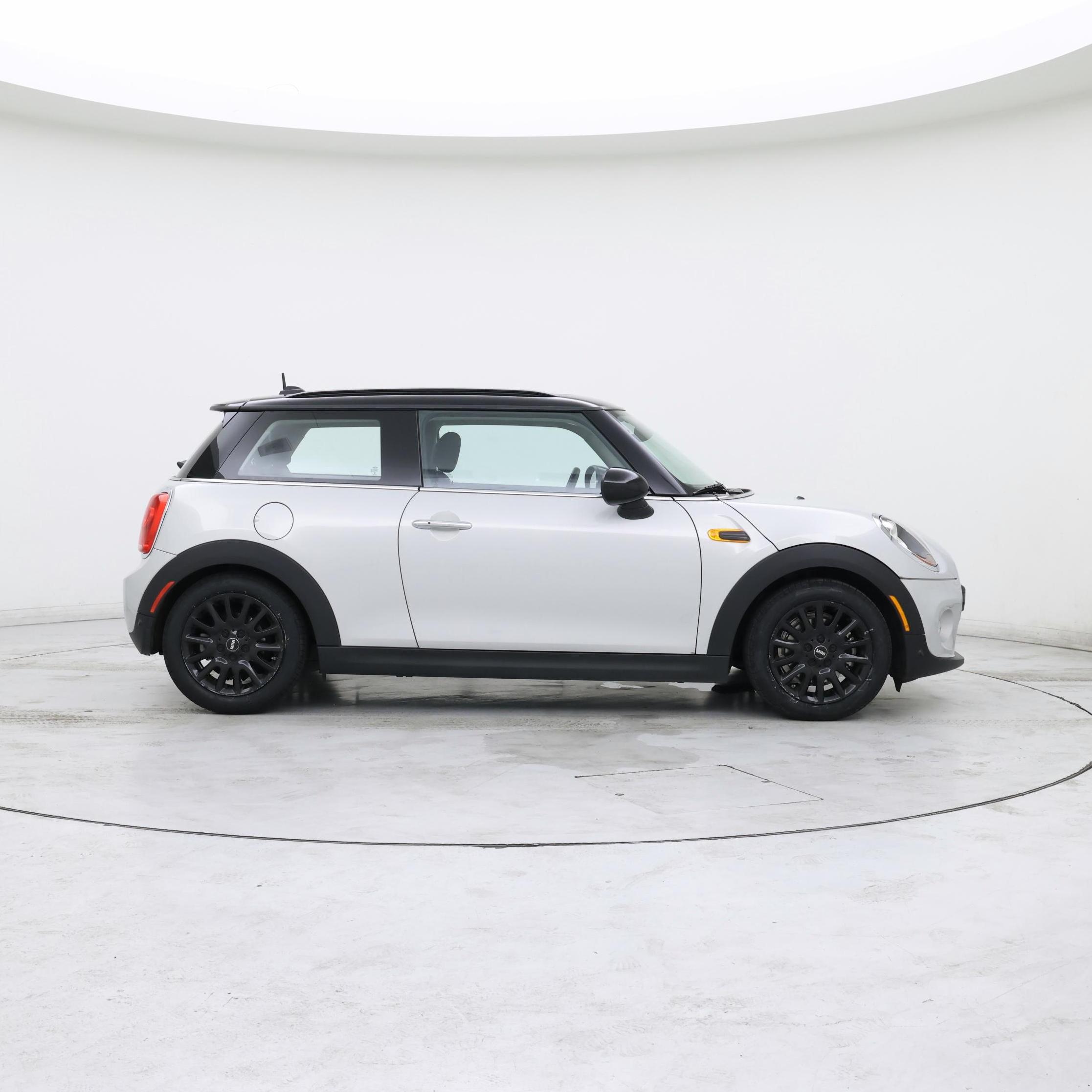Thumbnail: 2018 MINI Cooper Hardtop - 7