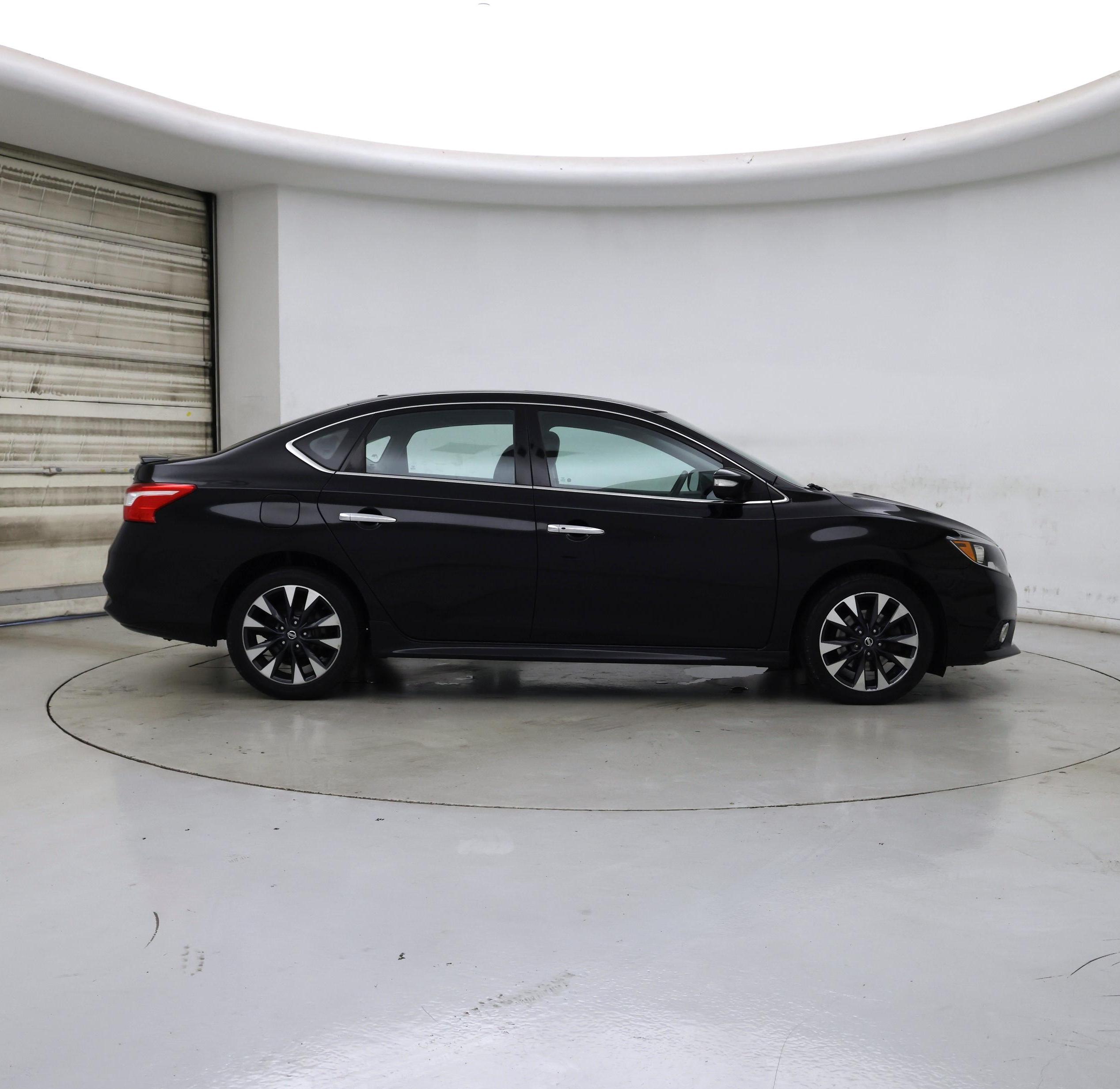 Thumbnail: 2017 Nissan Sentra - 7