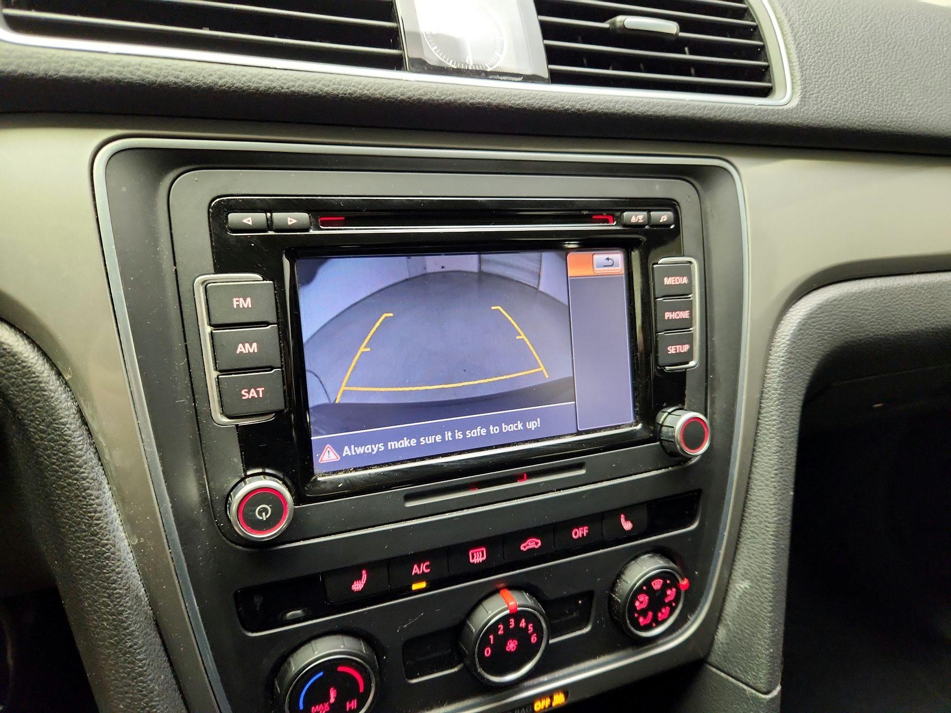 Thumbnail: 2015 Volkswagen Passat - 12