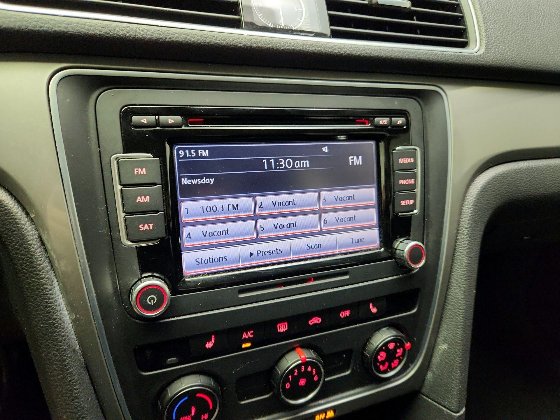 Thumbnail: 2015 Volkswagen Passat - 13