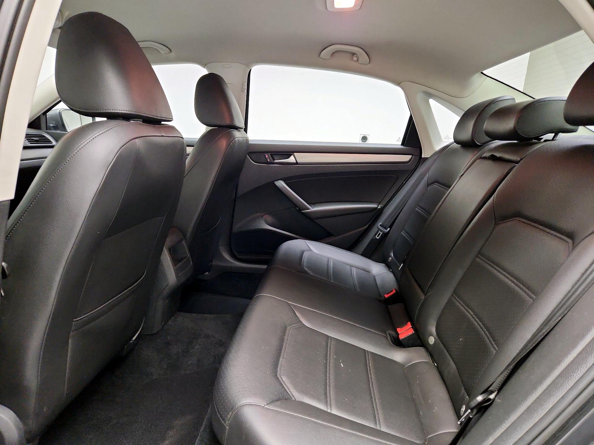 Thumbnail: 2015 Volkswagen Passat - 16