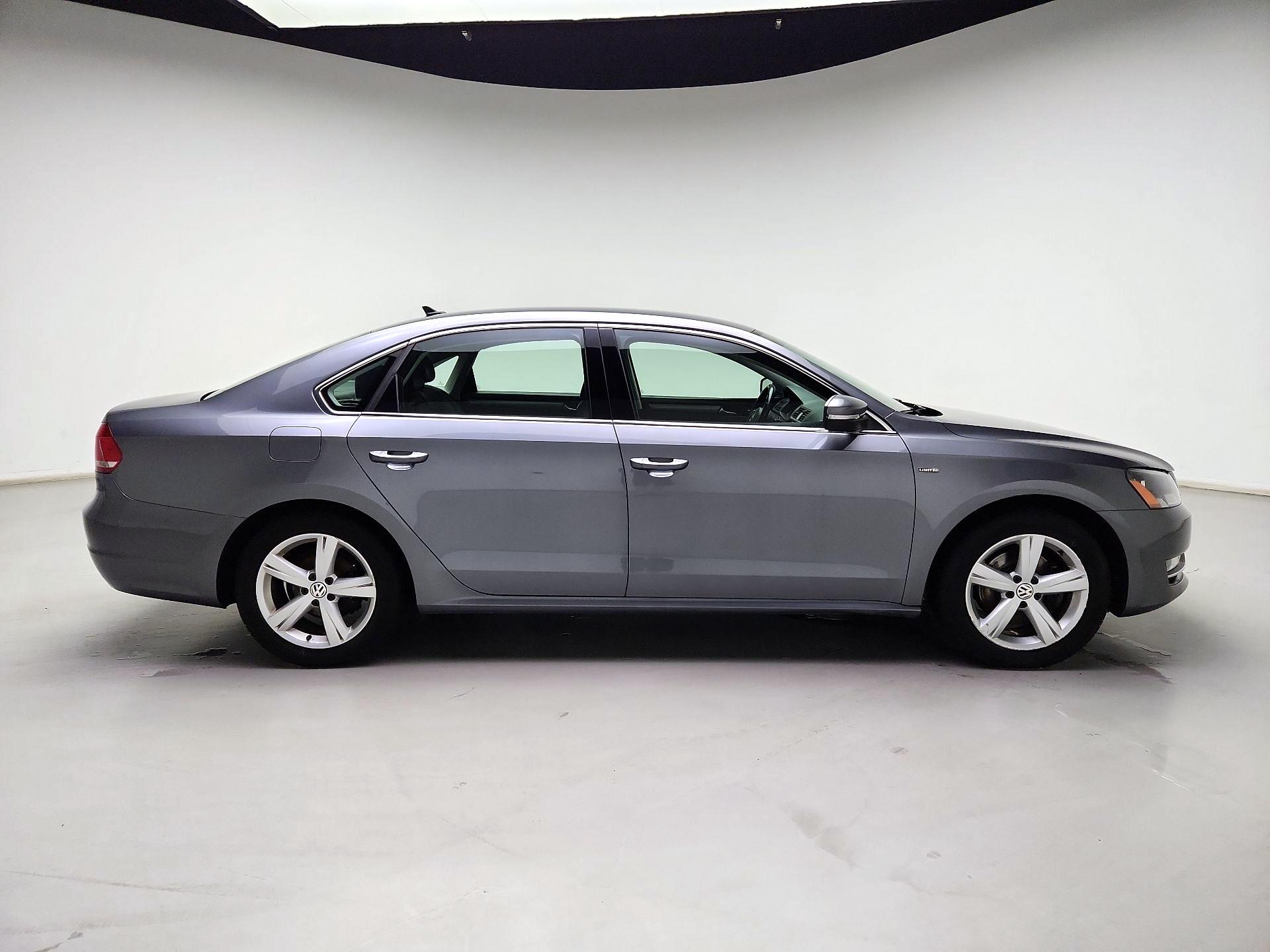 Thumbnail: 2015 Volkswagen Passat - 4