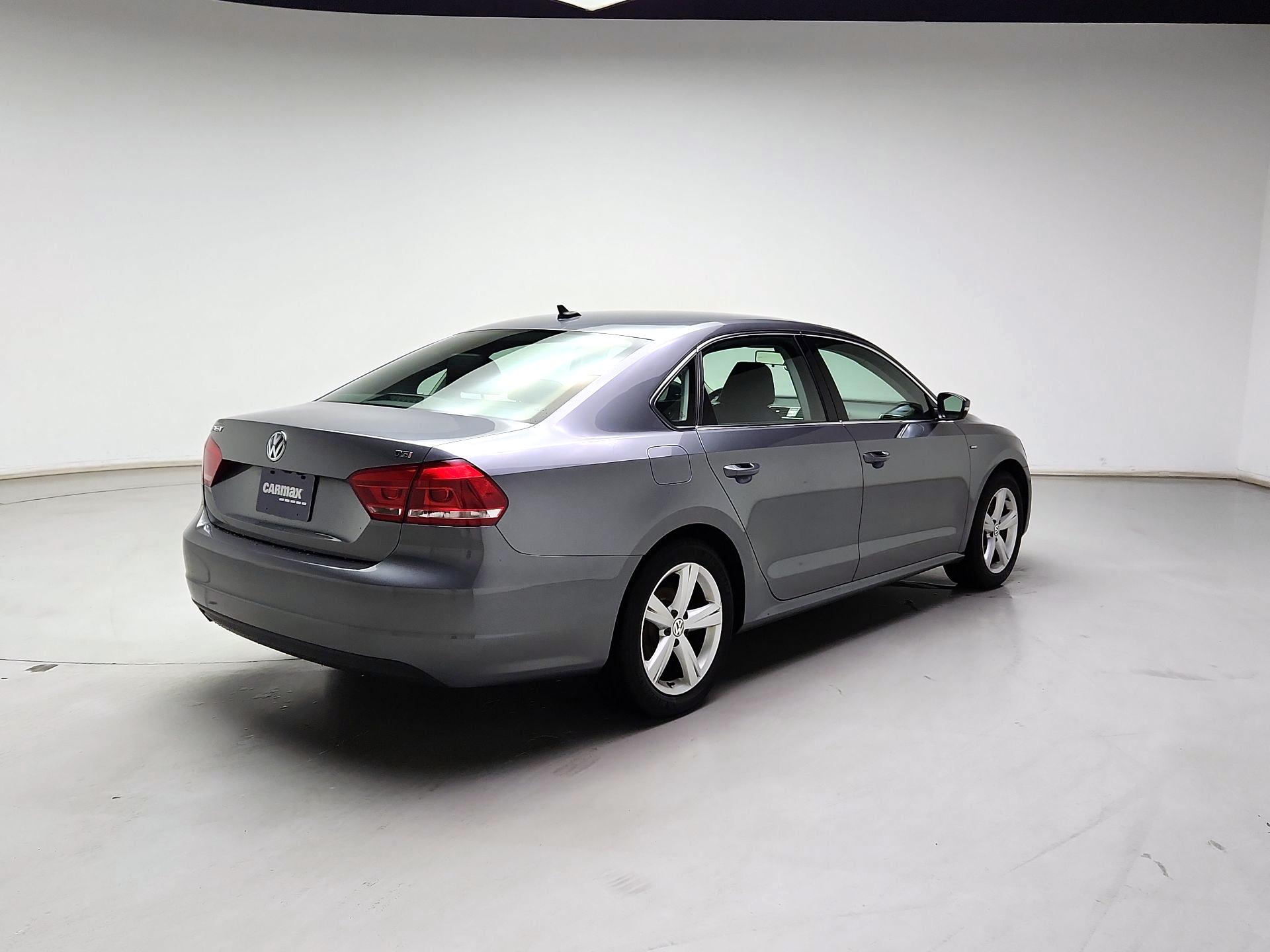 Thumbnail: 2015 Volkswagen Passat - 5