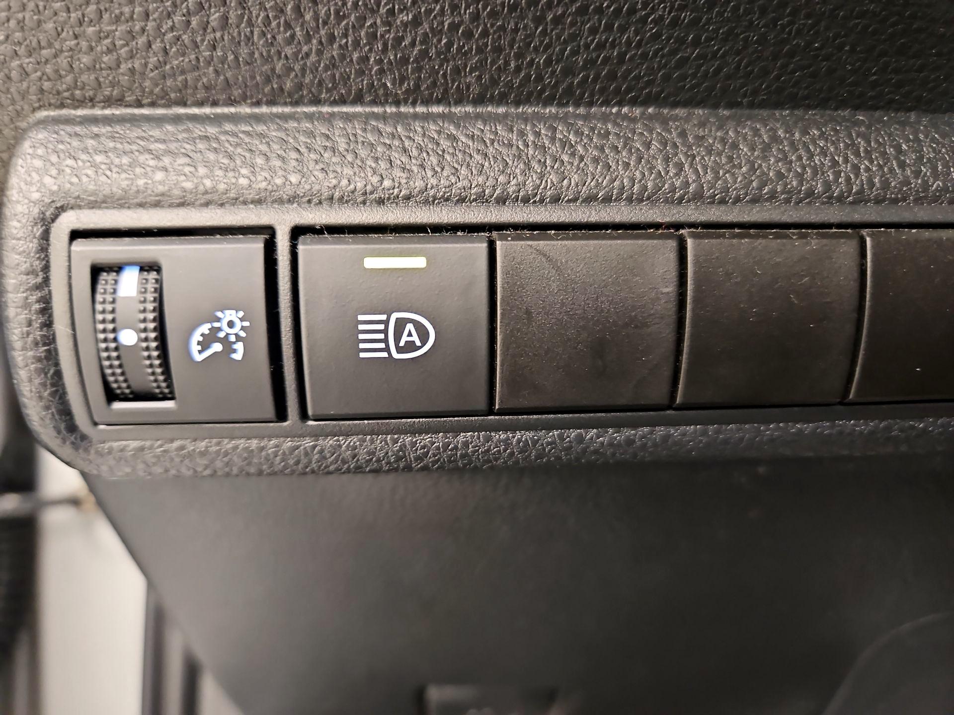 Thumbnail: 2021 Toyota Corolla - 13