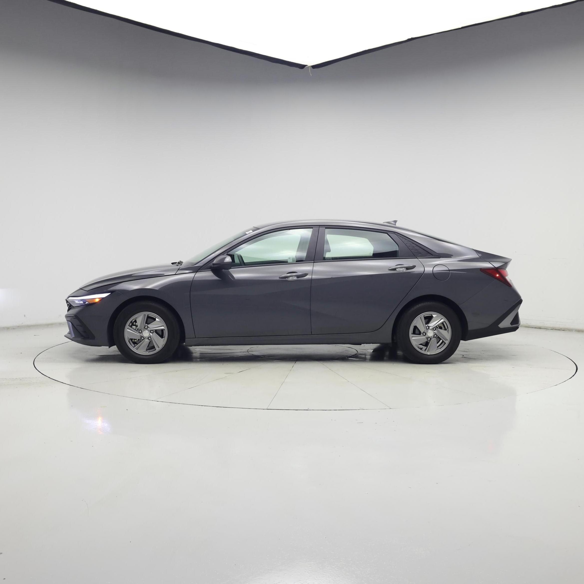 Thumbnail: 2024 Hyundai Elantra - 3